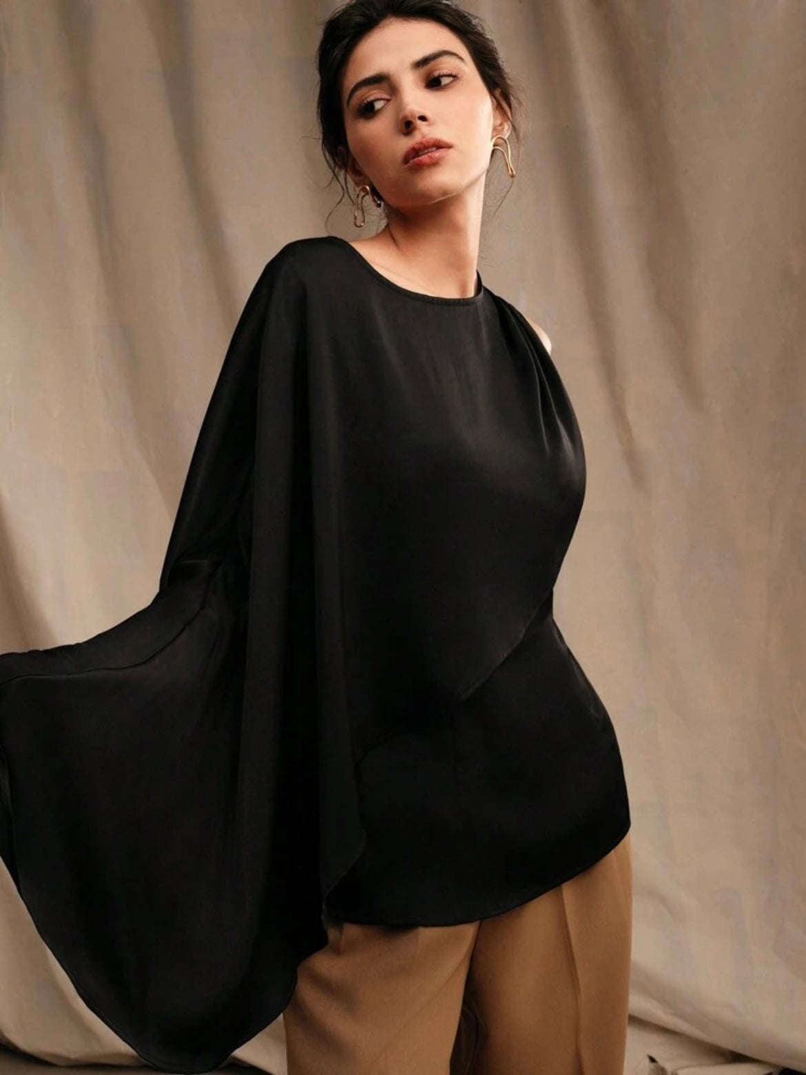 CM-TS321600 Women Elegant Seoul Style Round Neck Solid Color One-Shoulder Shirt - Black