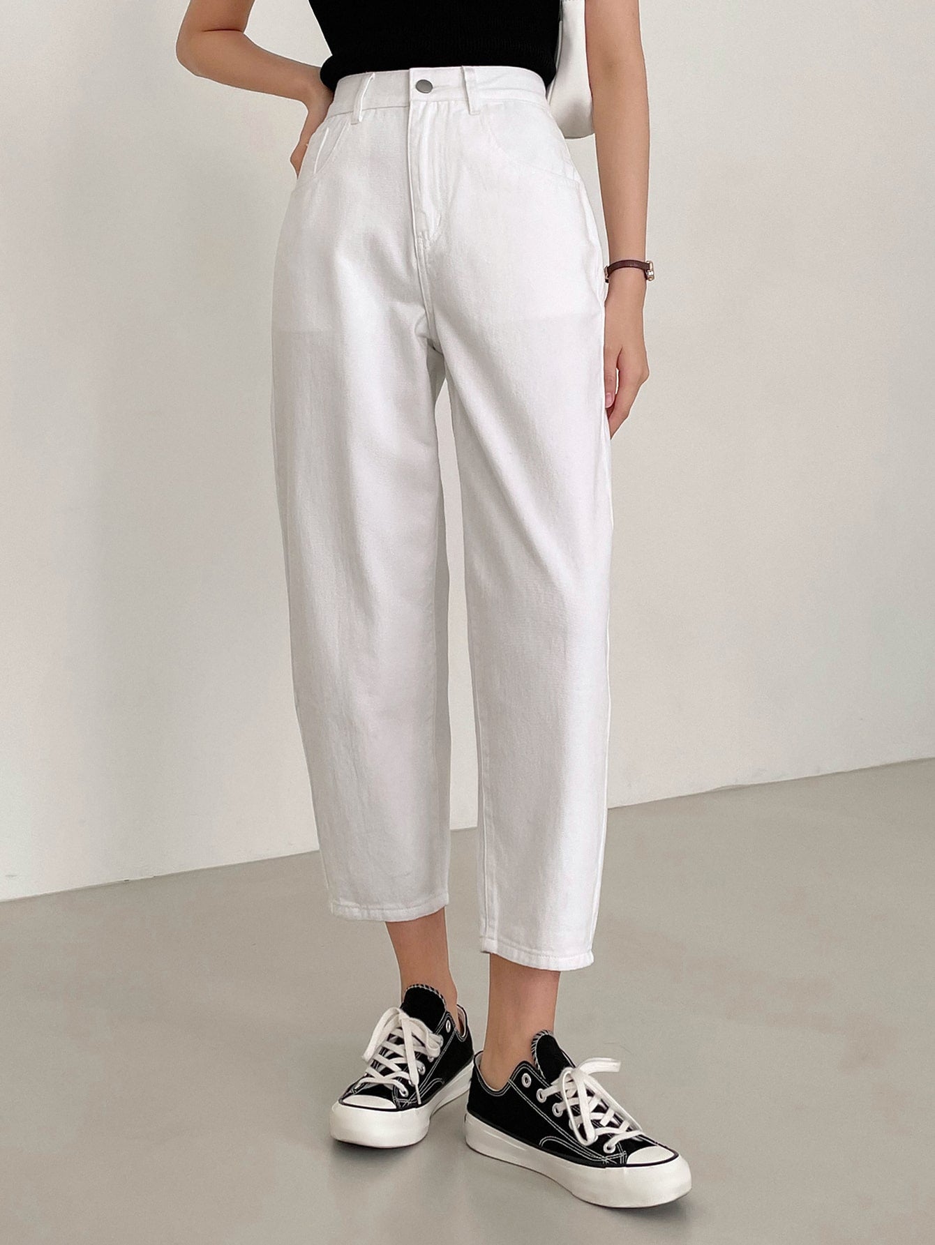 CM-BS691406 Women Casual Seoul Style High Waist Solid Slant Pocket Cropped Jeans - White