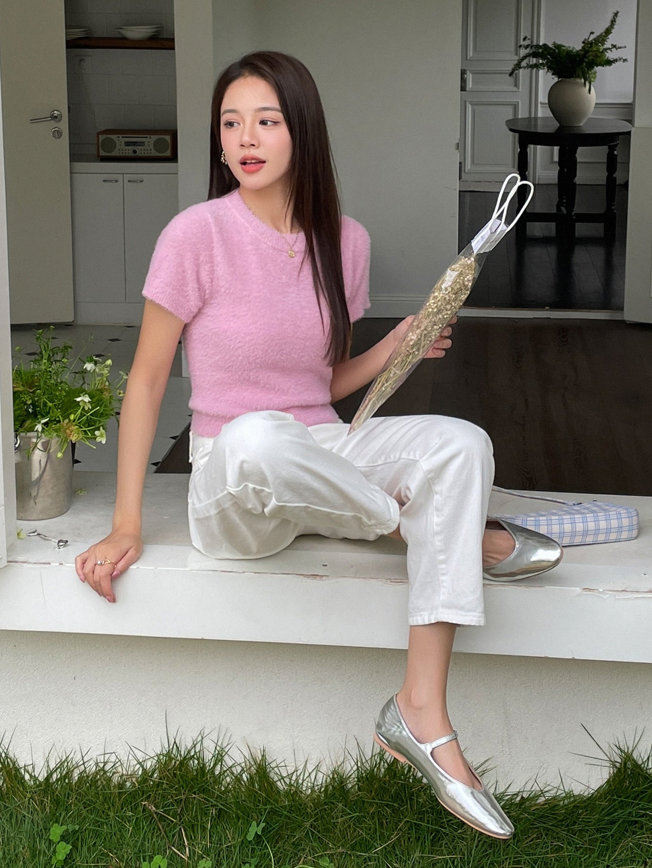 CM-BS691406 Women Casual Seoul Style High Waist Solid Slant Pocket Cropped Jeans - White