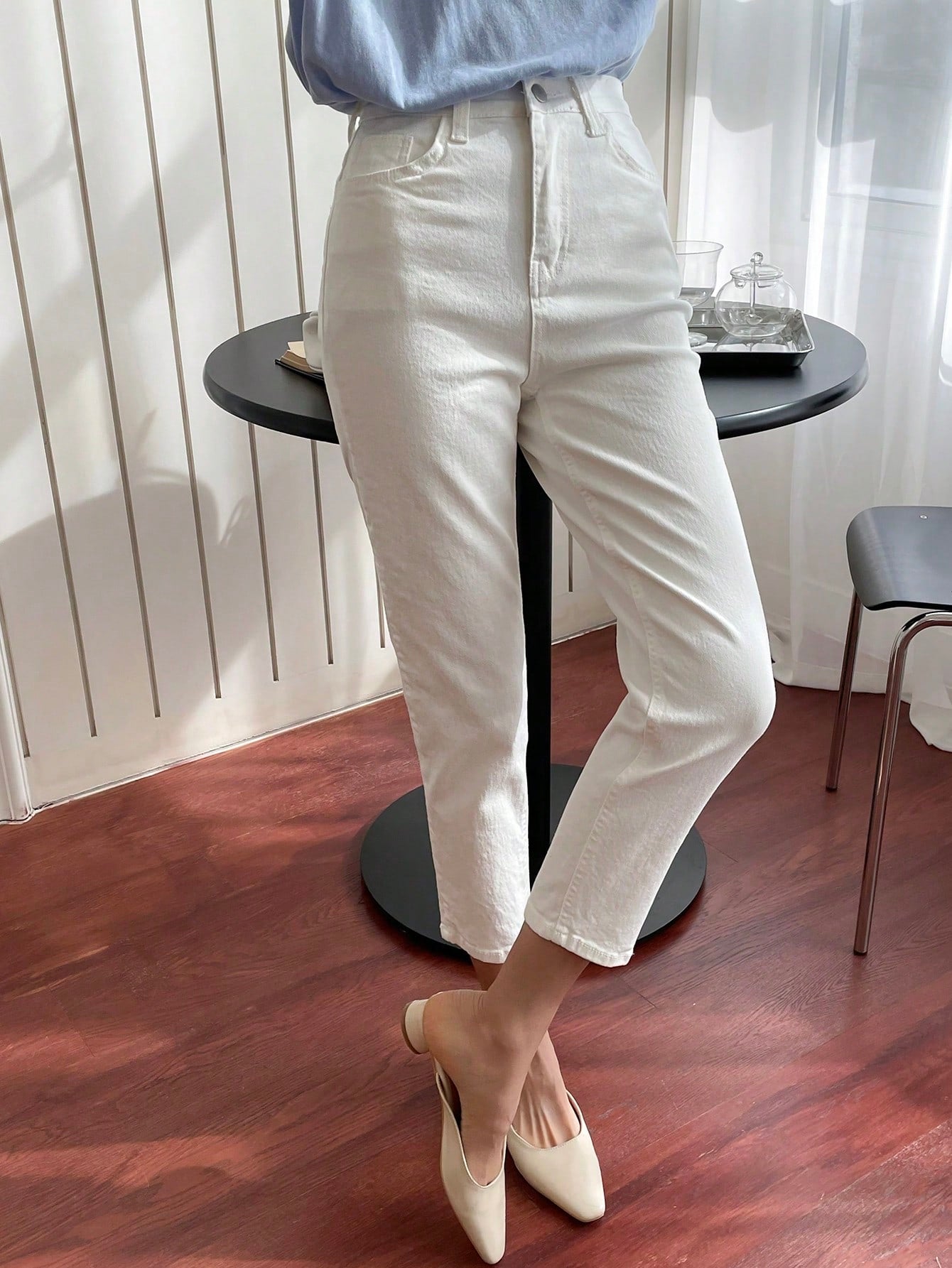 CM-BS455345 Women Casual Seoul Style High Waist Mom Fit Tapered Jeans - White
