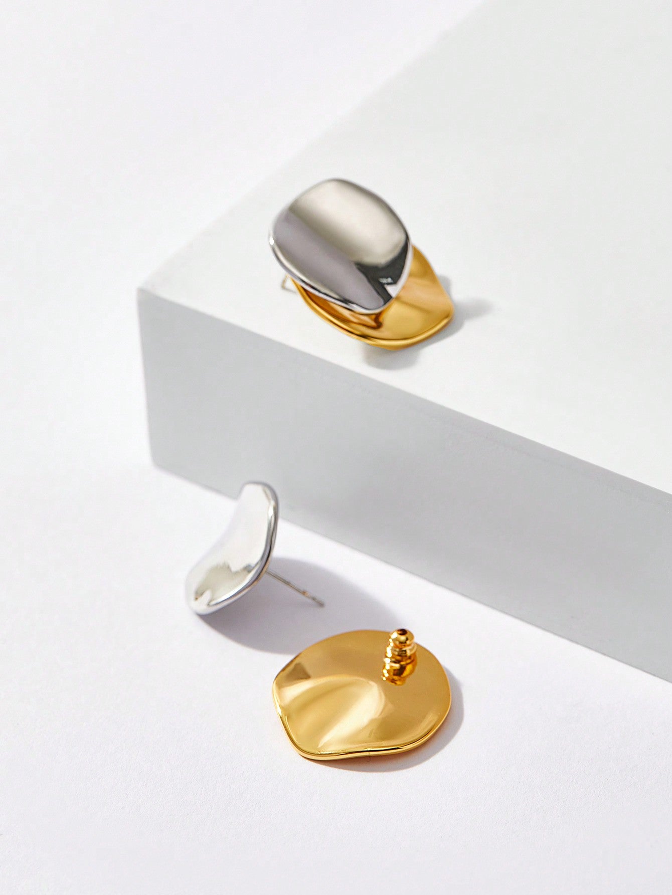 CM-AXS291202 Women Trendy Seoul Style Geometric Round Earrings