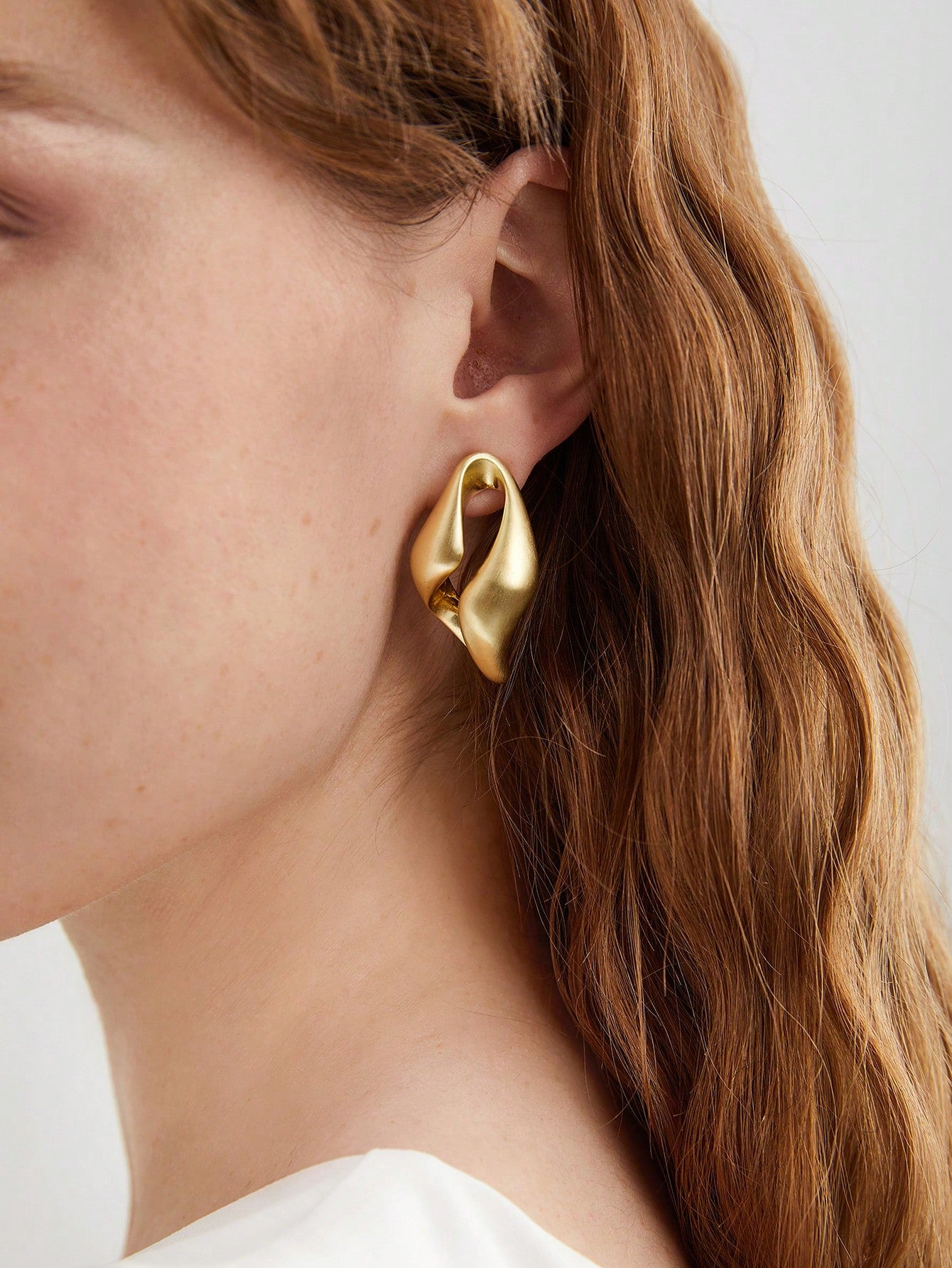 CM-AXS211019 Women Trendy Seoul Style Hollow Shape Stud Earrings