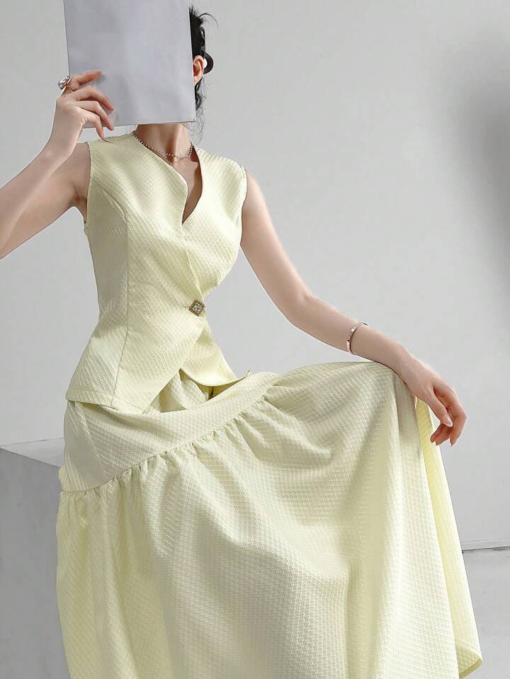 CM-SS531113 Women Elegant Seoul Style Solid Button Front Vest Jacket With Ruffle Hem Skirt - Apricot