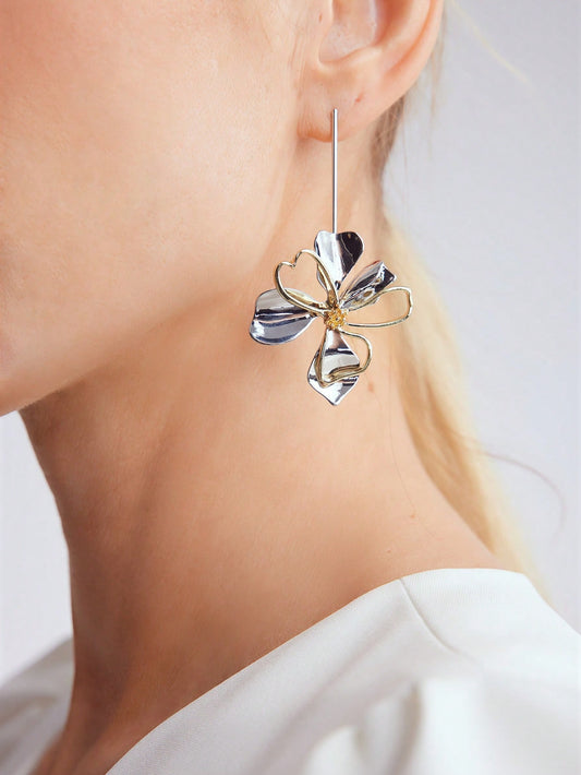 CM-AXS689233 Women Trendy Seoul Style Dual-Colored 3D Hollow Out Floral Dangle Earrings