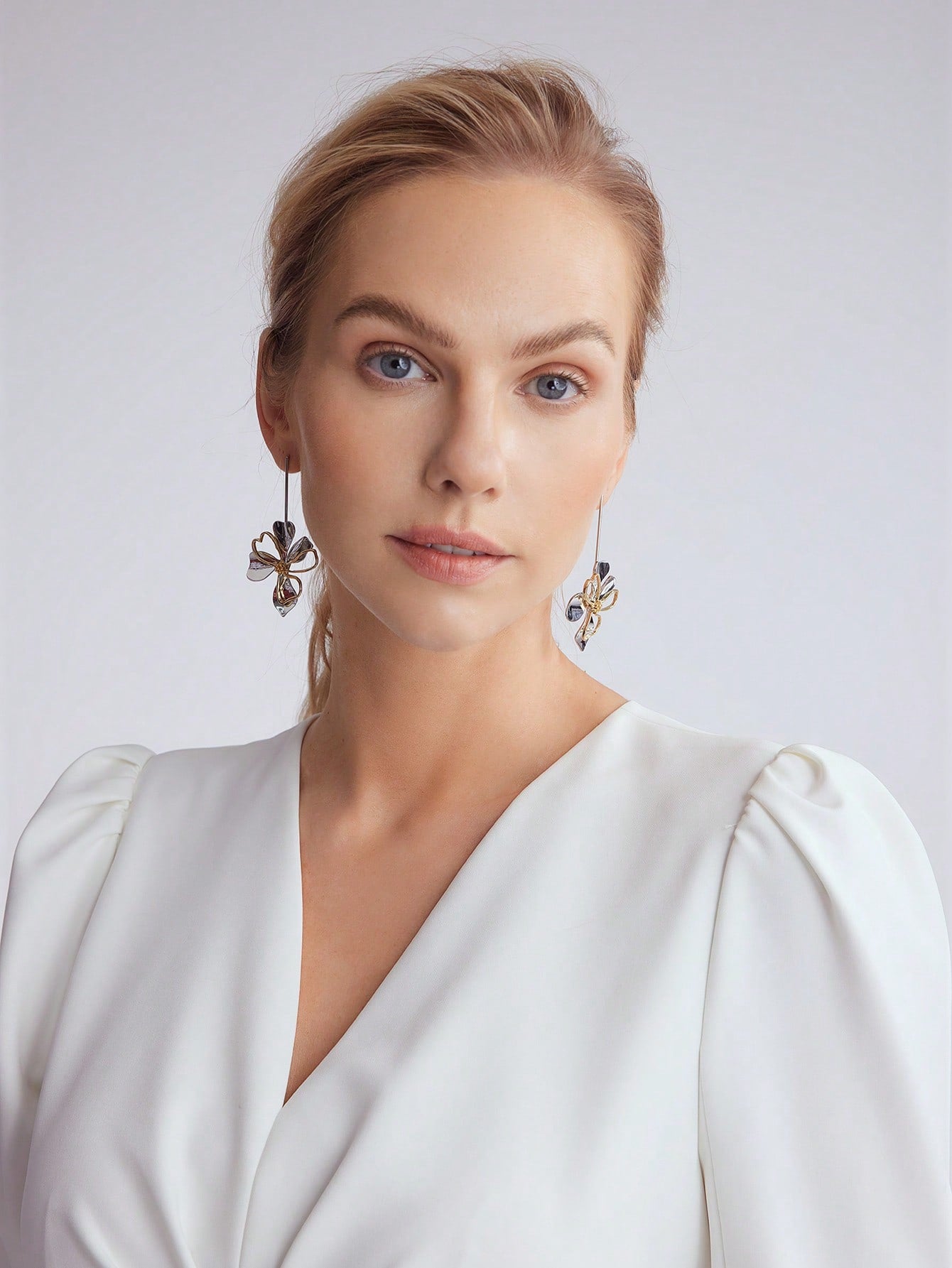 CM-AXS689233 Women Trendy Seoul Style Dual-Colored 3D Hollow Out Floral Dangle Earrings