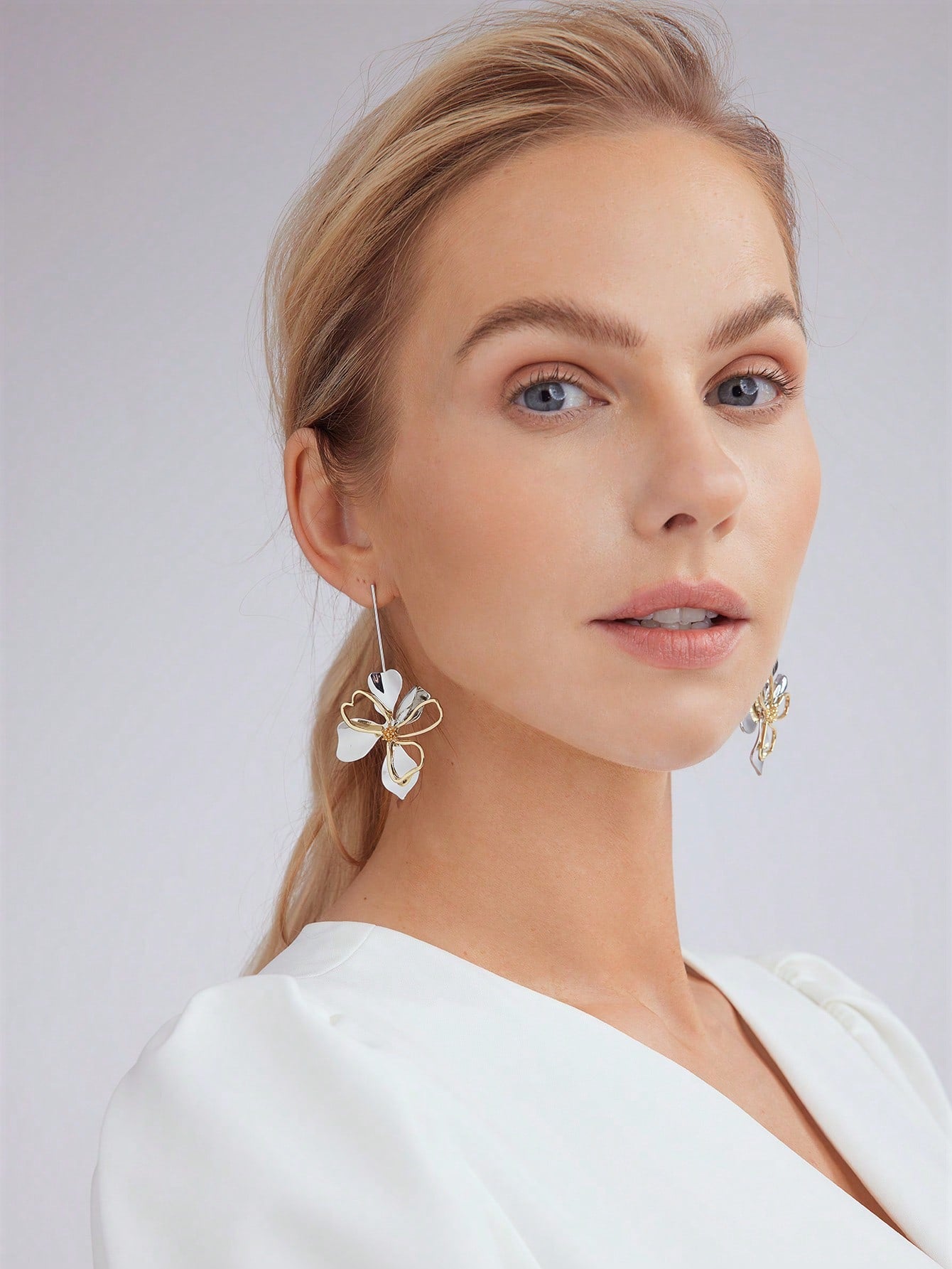 CM-AXS689233 Women Trendy Seoul Style Dual-Colored 3D Hollow Out Floral Dangle Earrings