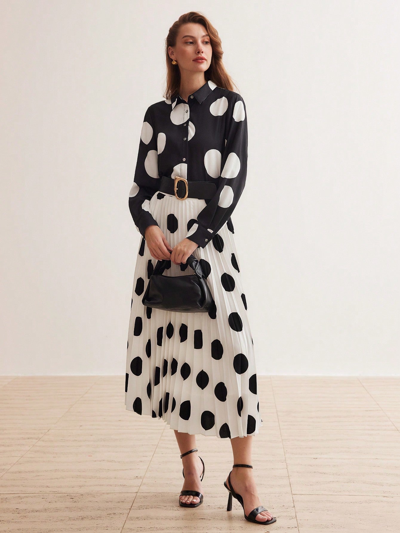 CM-BS618760 Women Elegant Seoul Style Mid Waist Polka Dot Colorblock Pleated Skirt