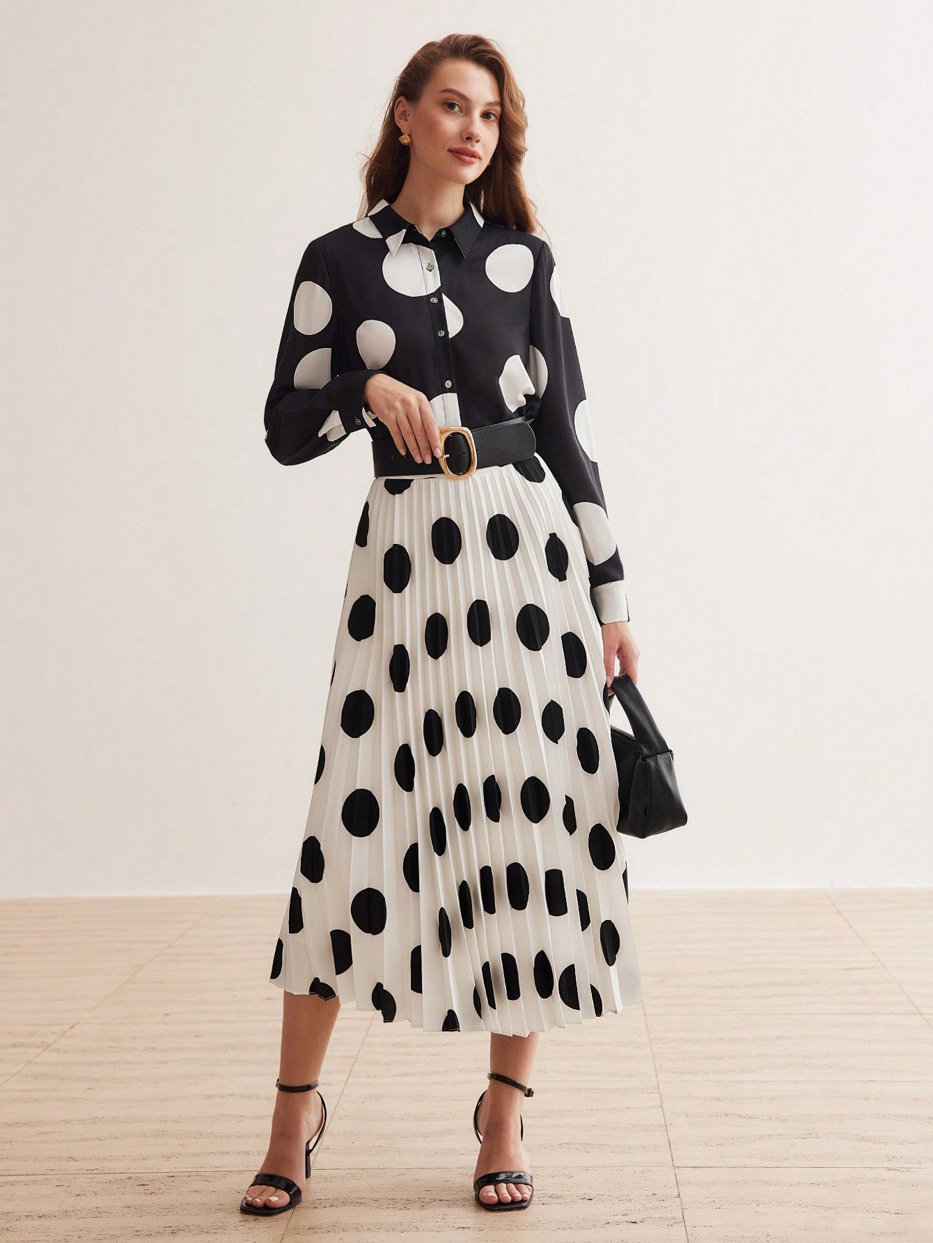 CM-BS618760 Women Elegant Seoul Style Mid Waist Polka Dot Colorblock Pleated Skirt