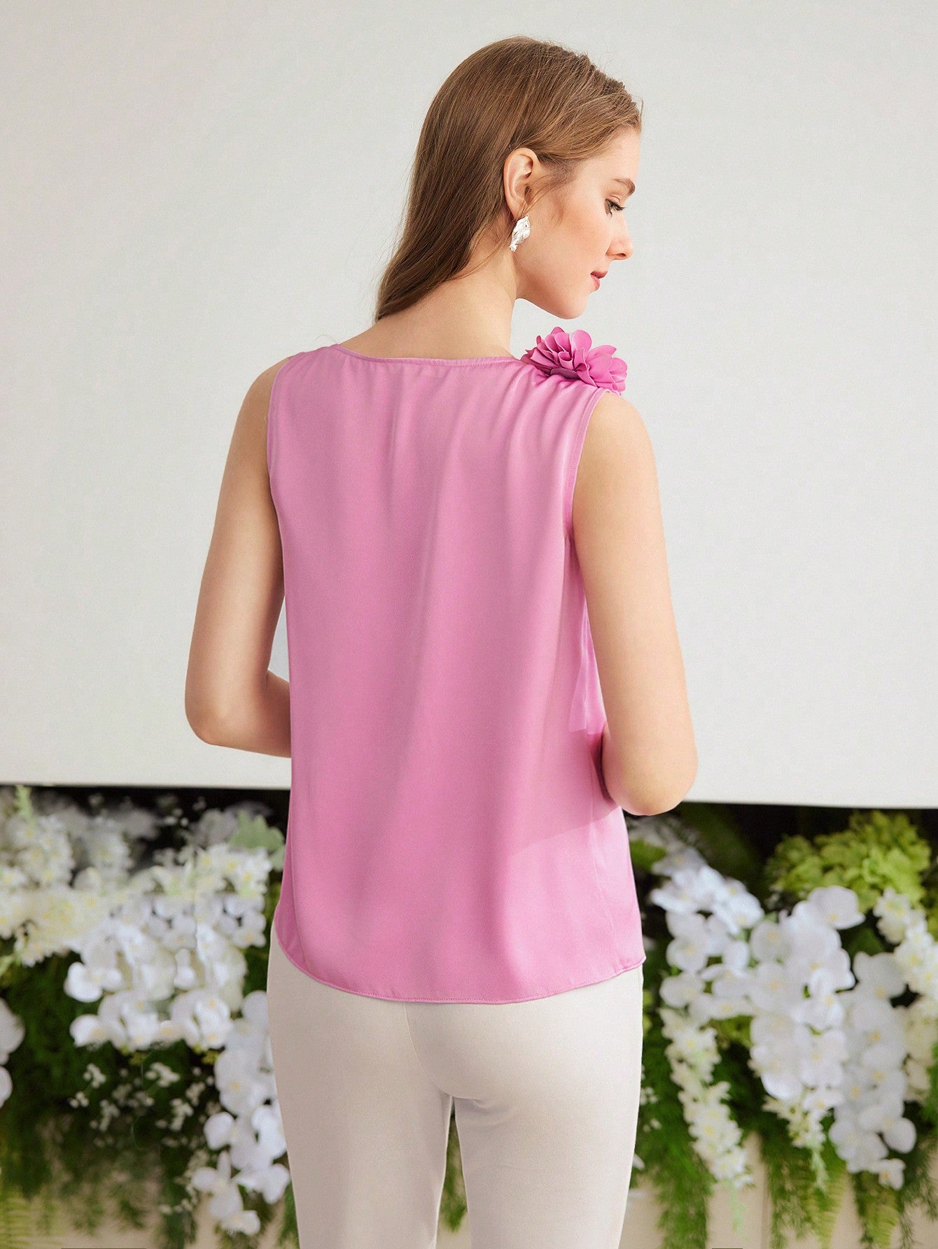 CM-TS951995 Women Elegant Seoul Style Stereo Floral Decor Round Neck Sleeveless Blouse - Pink
