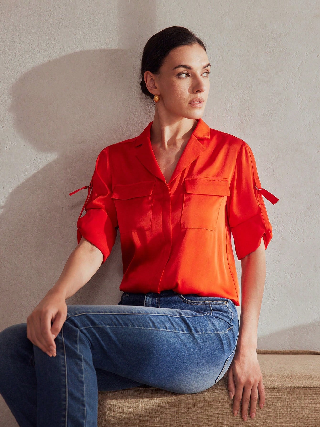 CM-TS910134 Women Elegant Seoul Style Lapel Neckline Roll Tab Sleeve Flap Pocket Shirt