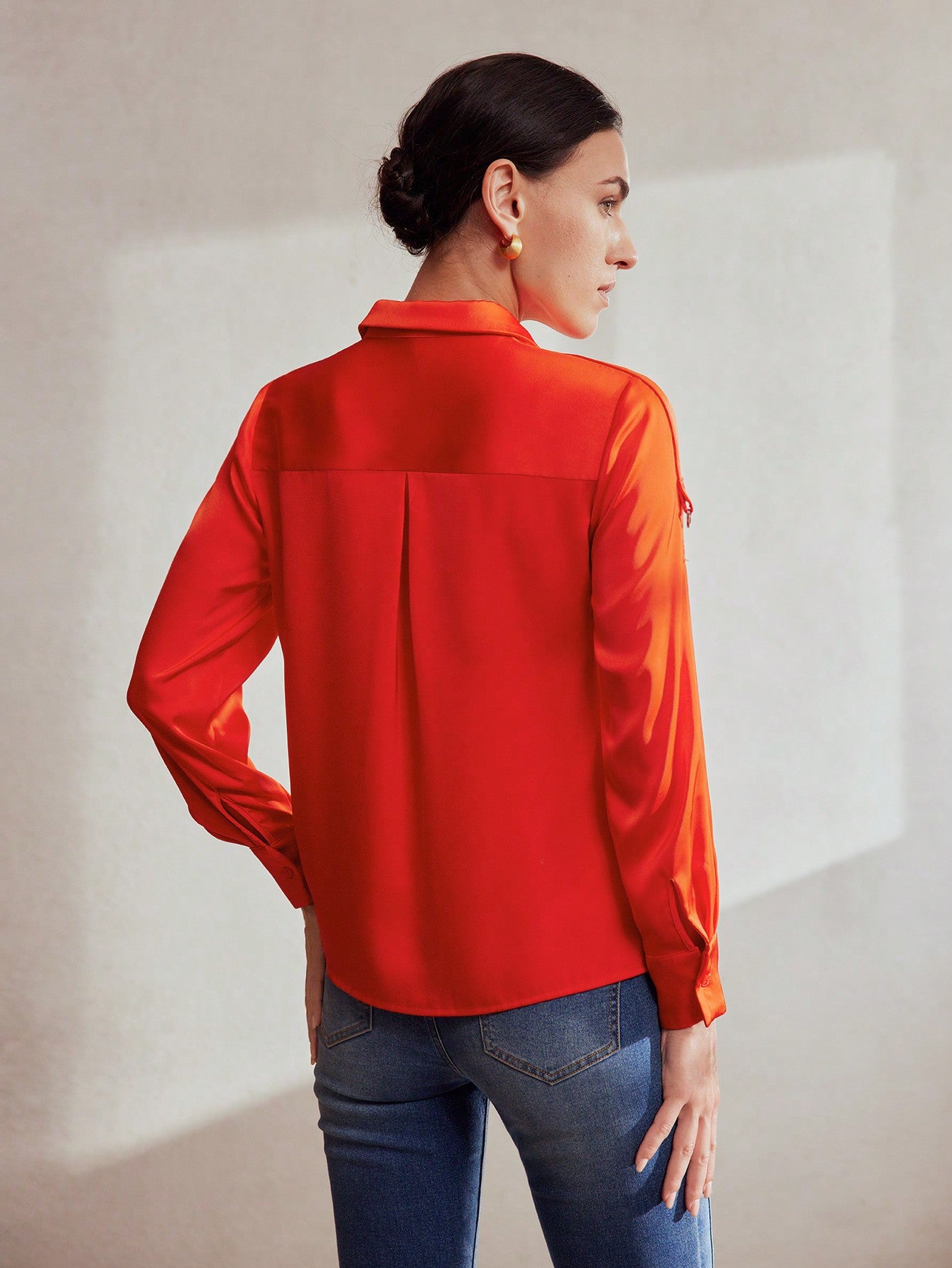 CM-TS910134 Women Elegant Seoul Style Lapel Neckline Roll Tab Sleeve Flap Pocket Shirt
