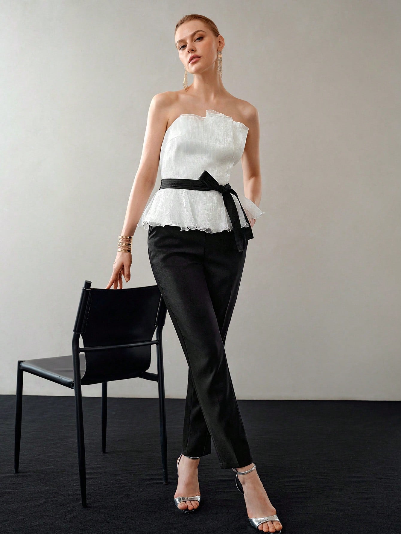 CM-TS166853 Women Elegant Seoul Style Colorblock Plisse Ruffle Hem Belted Tube Top