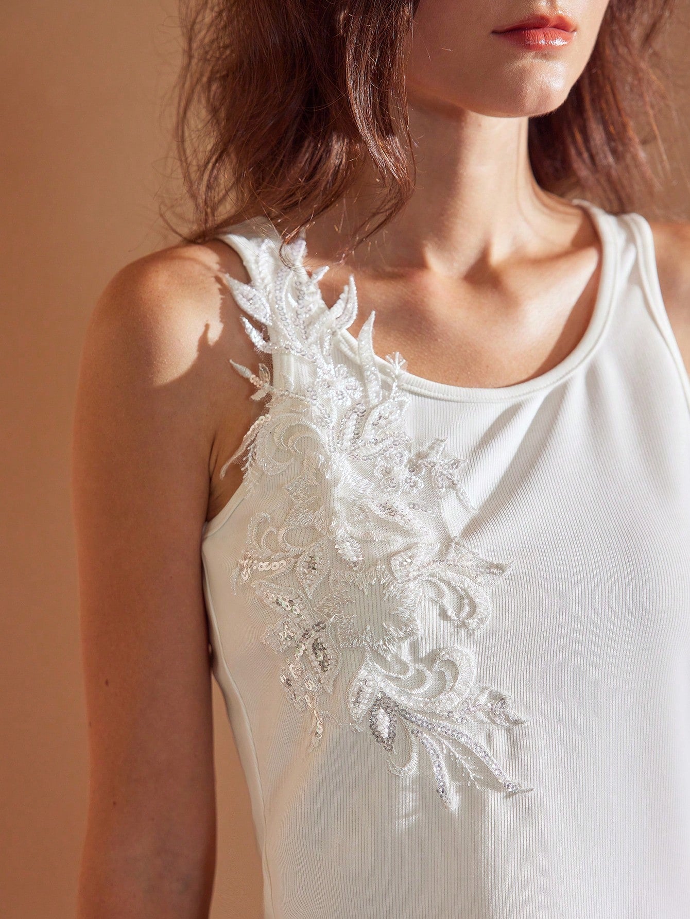 CM-TS185125 Women Casual Seoul Style Contrast Sequin Appliques Detail Tank Top - White