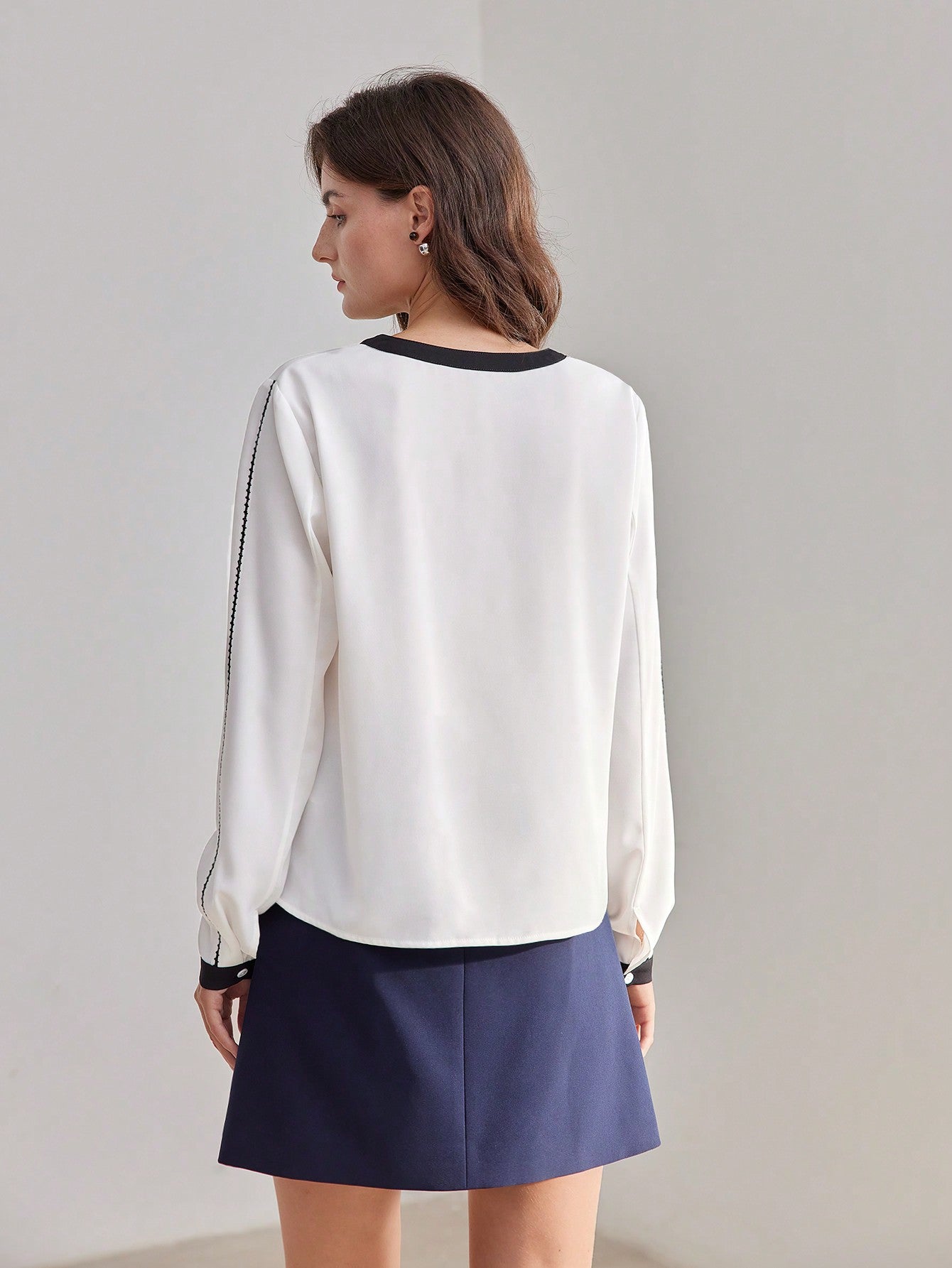 CM-TS448333 Women Elegant Seoul Style Contrast Piping Tassel Lace Up V-Neck Blouse