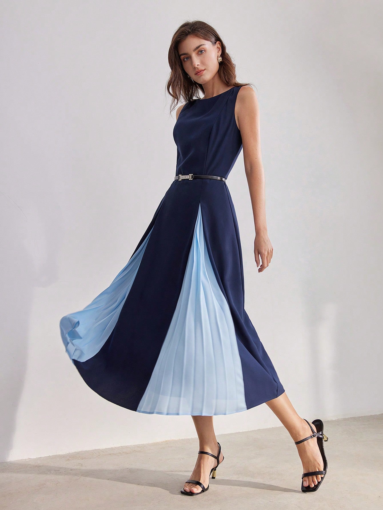CM-DS678337 Women Elegant Seoul Style Round Neck Sleeveless Two Tone Pleated Panel Dress - Blue