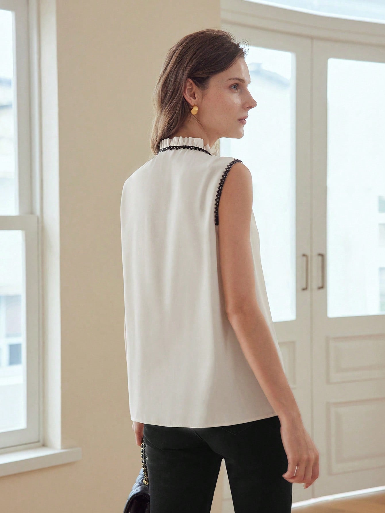 CM-TS396688 Women Elegant Seoul Style Contrast Lace Tie Neck Sleeveless Fold Pleated Blouse