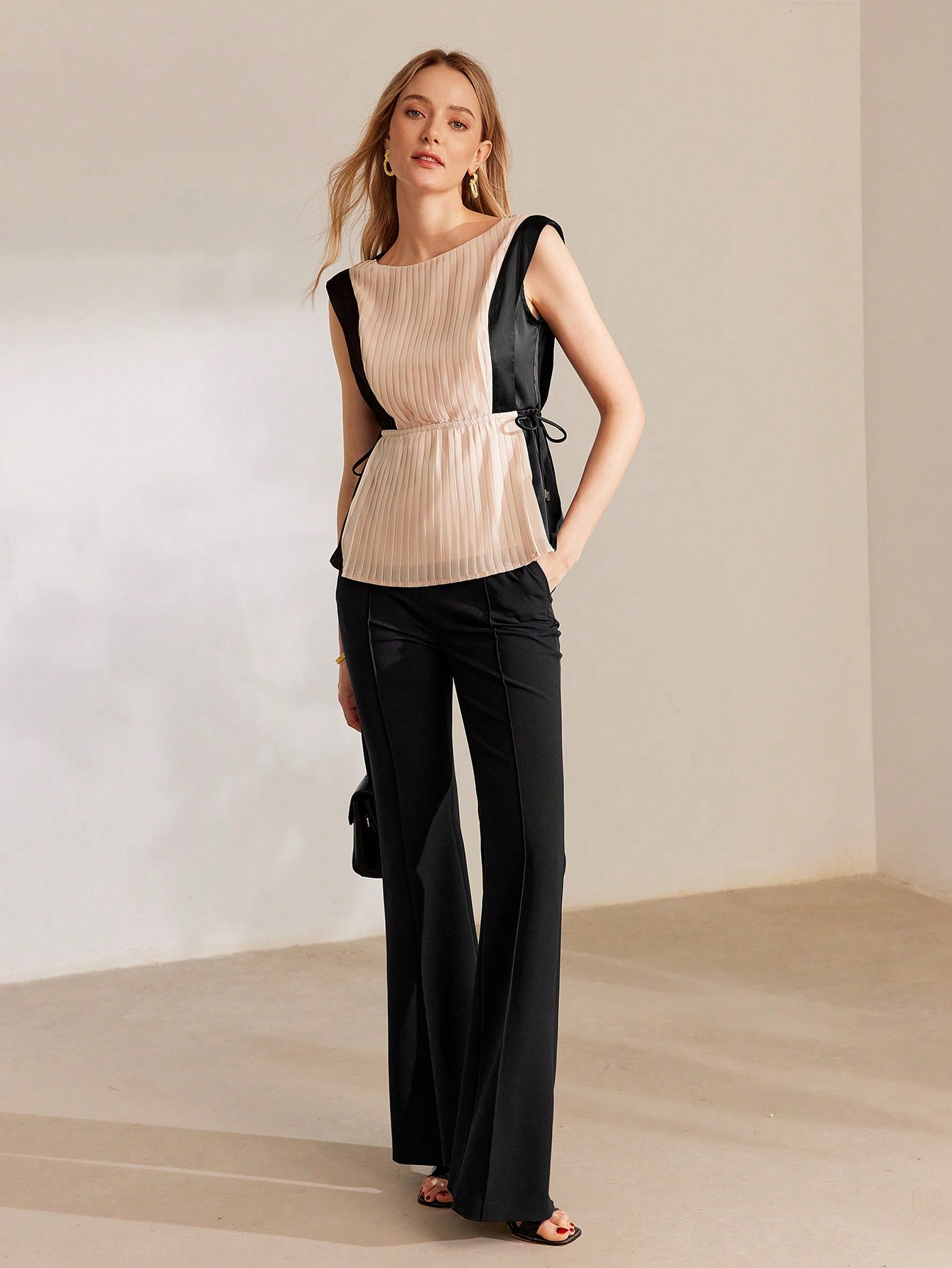 CM-TS816112 Women Elegant Seoul Style Colorblock Round Neck Sleeveless Drawstring Waist Blouse