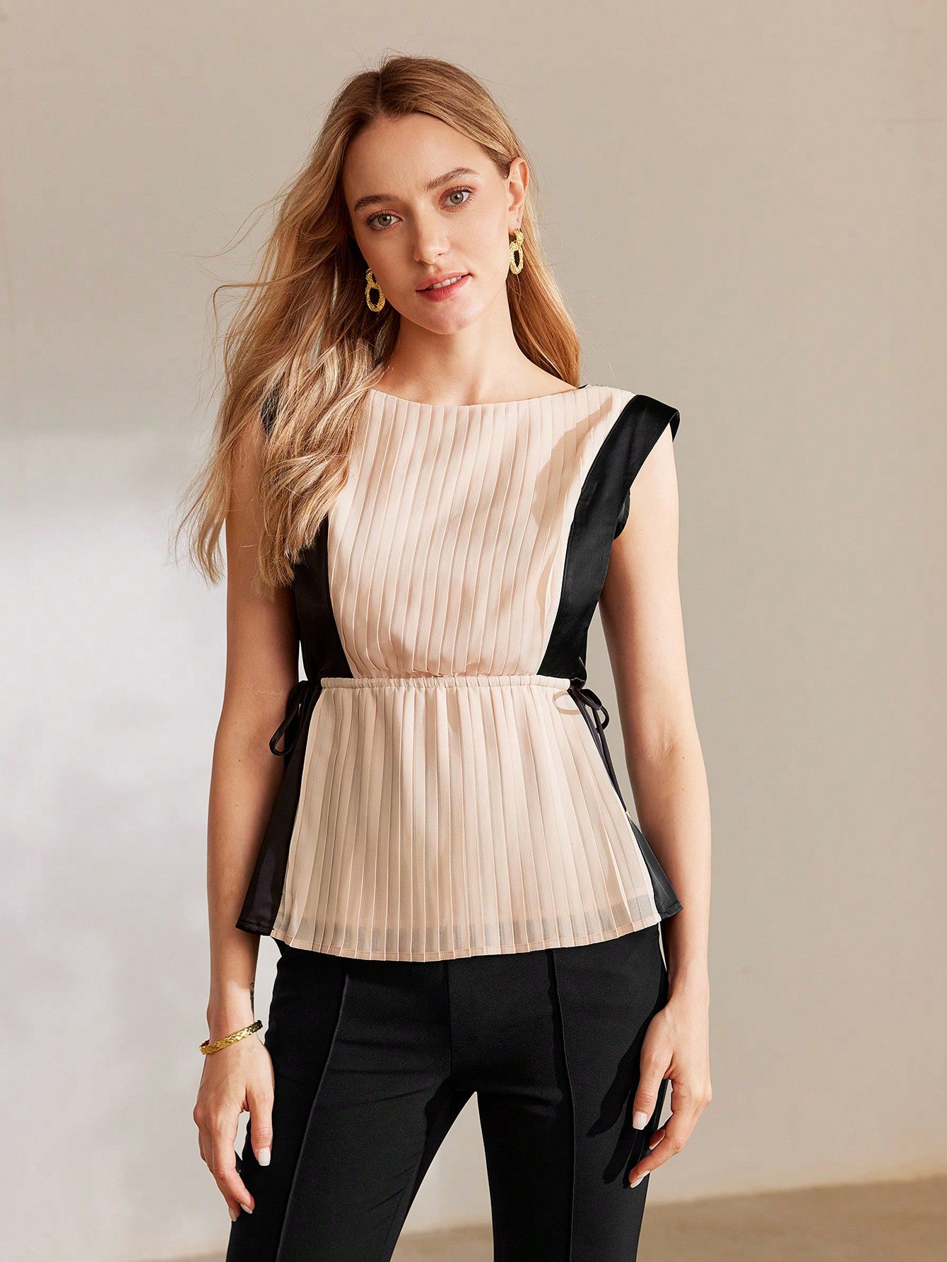 CM-TS816112 Women Elegant Seoul Style Colorblock Round Neck Sleeveless Drawstring Waist Blouse