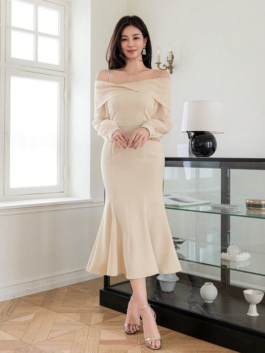 CM-DS732448 Women Elegant Seoul Style Color Block Off-Shoulder Long Sleeve Mermaid Dress