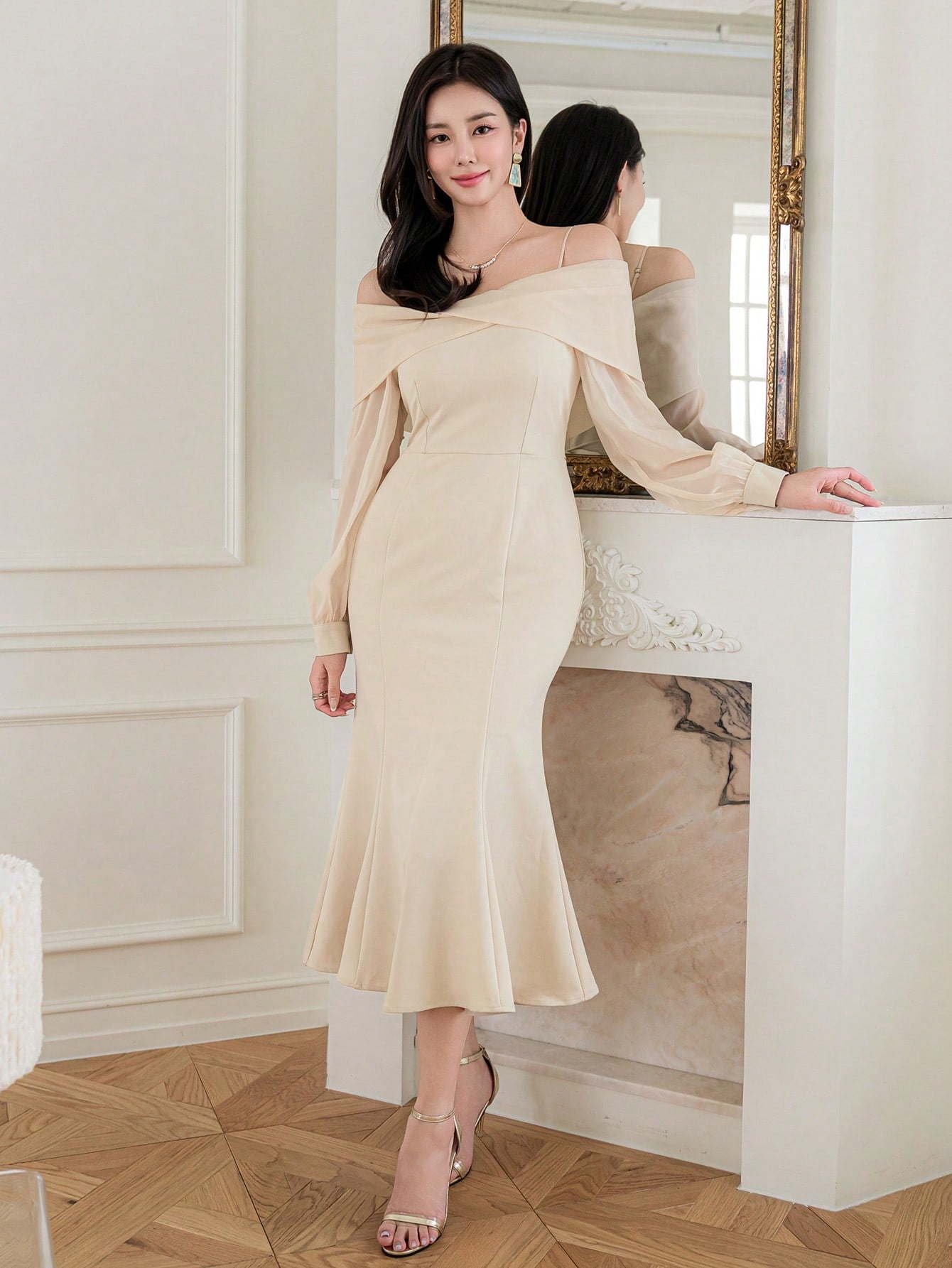 CM-DS732448 Women Elegant Seoul Style Color Block Off-Shoulder Long Sleeve Mermaid Dress