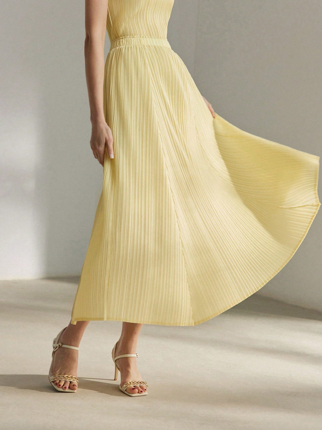 CM-BS333023 Women Elegant Seoul Style Solid Elastic Waist Plisse Midi Skirt - Yellow