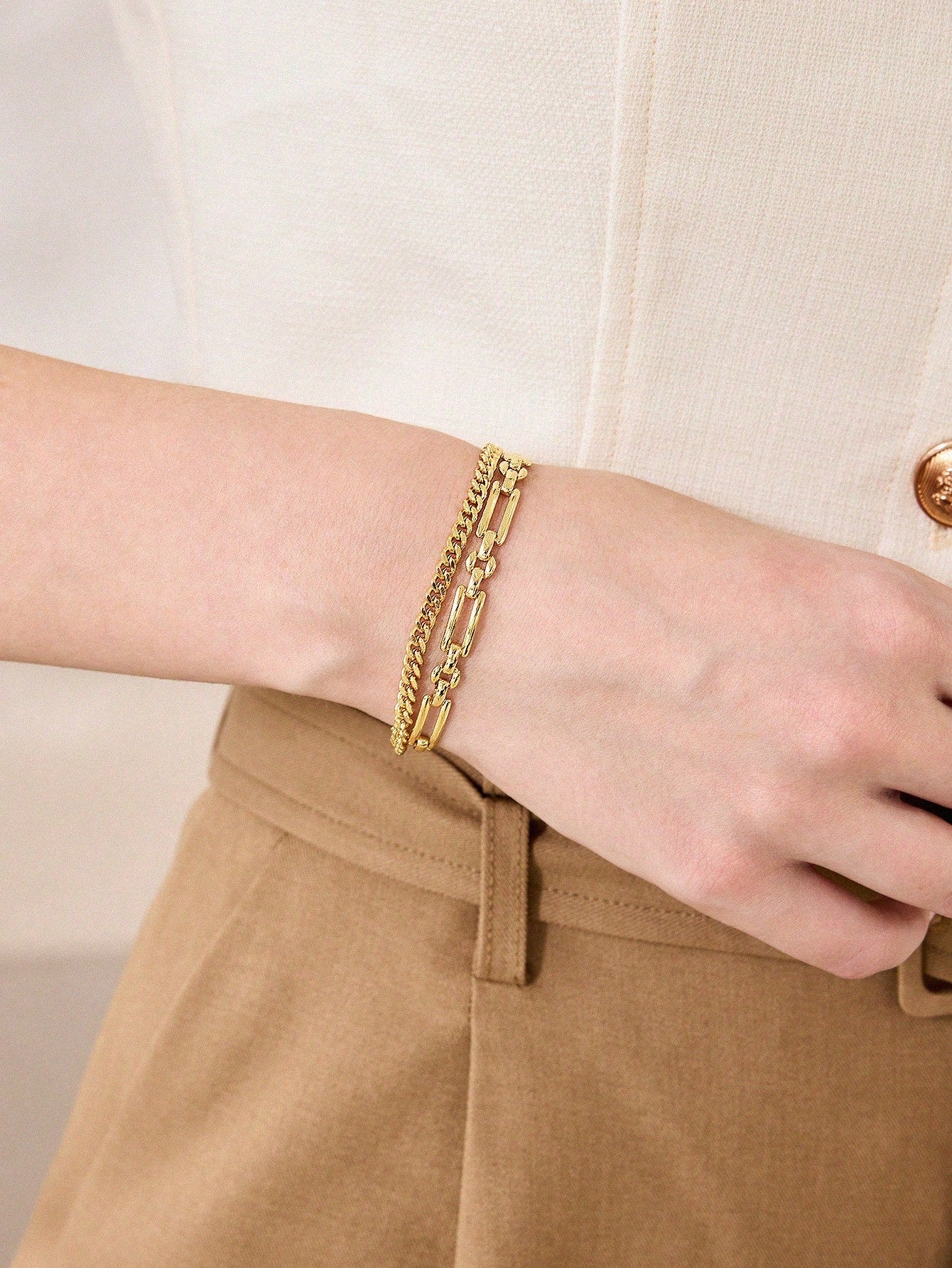 CM-AXS479859 Women Trendy Seoul Style 18K Gold Plated Hip Hop Design Bracelet