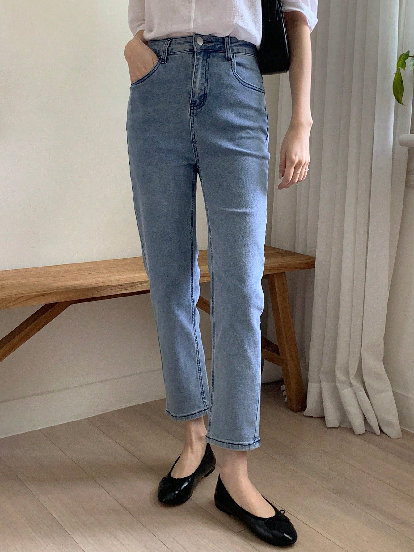 CM-BS369611 Women Casual Seoul Style High Waist Mom Fit Tapered Jeans - Blue