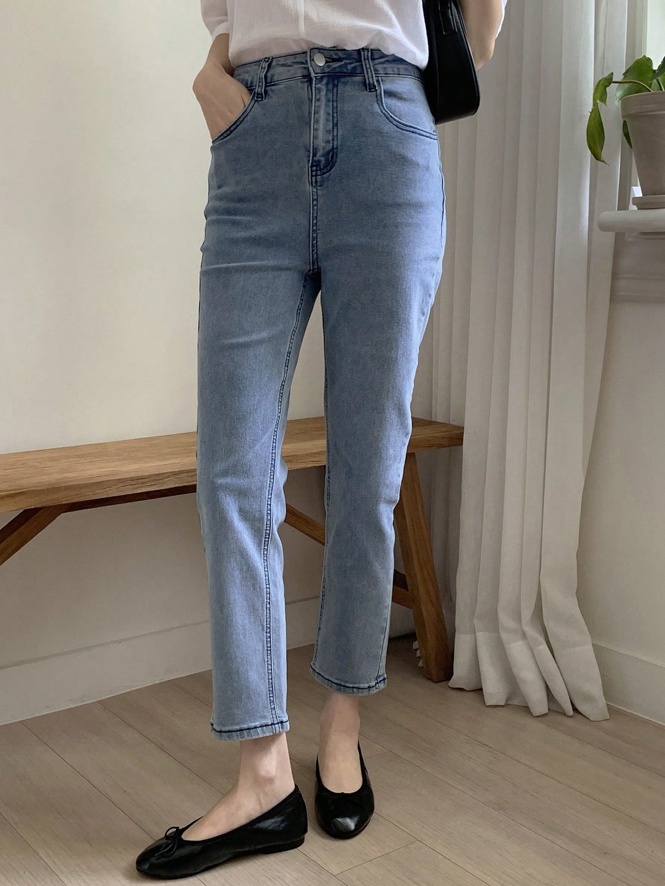 CM-BS369611 Women Casual Seoul Style High Waist Mom Fit Tapered Jeans - Blue