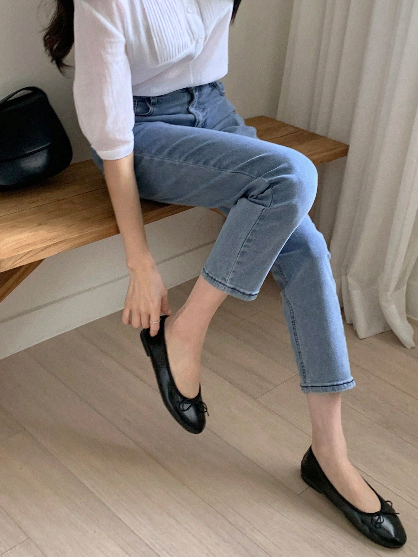 CM-BS369611 Women Casual Seoul Style High Waist Mom Fit Tapered Jeans - Blue