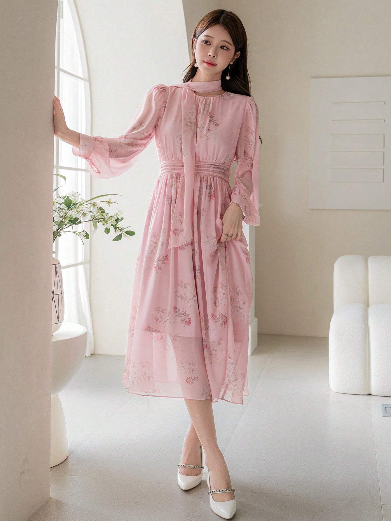CM-DS121939 Women Elegant Seoul Style Floral Print Puff Sleeve Tie Neck Dress - Pink