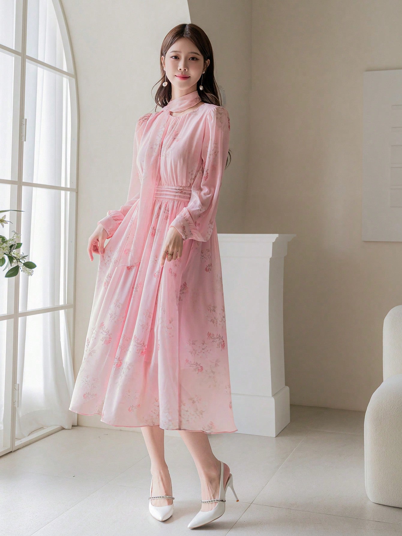 CM-DS121939 Women Elegant Seoul Style Floral Print Puff Sleeve Tie Neck Dress - Pink