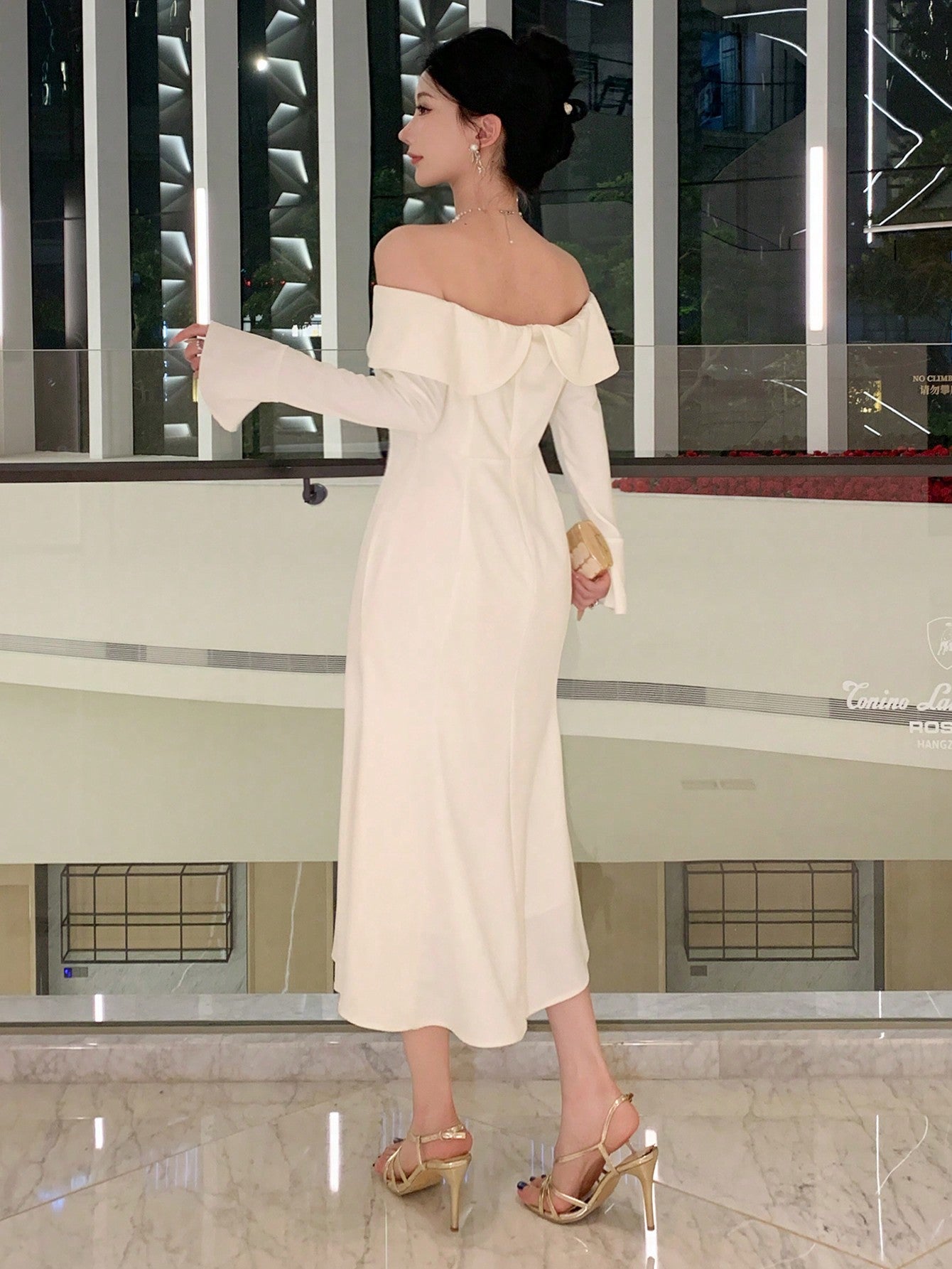 CM-DS733820 Women Elegant Seoul Style Solid Color Off-Shoulder Long Sleeve Midi Dress - Beige