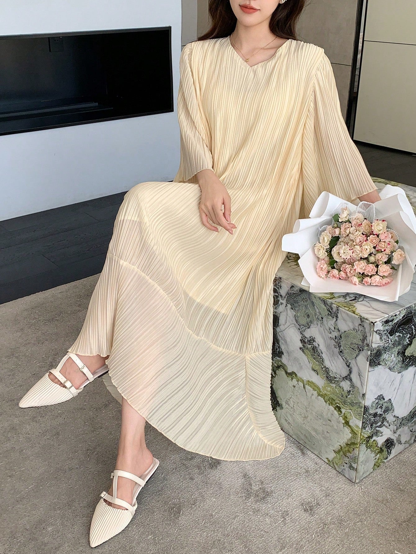 CM-DS243734 Women Trendy Bohemian Style V-Neck Long Sleeve Pleated Loose Maxi Dress
