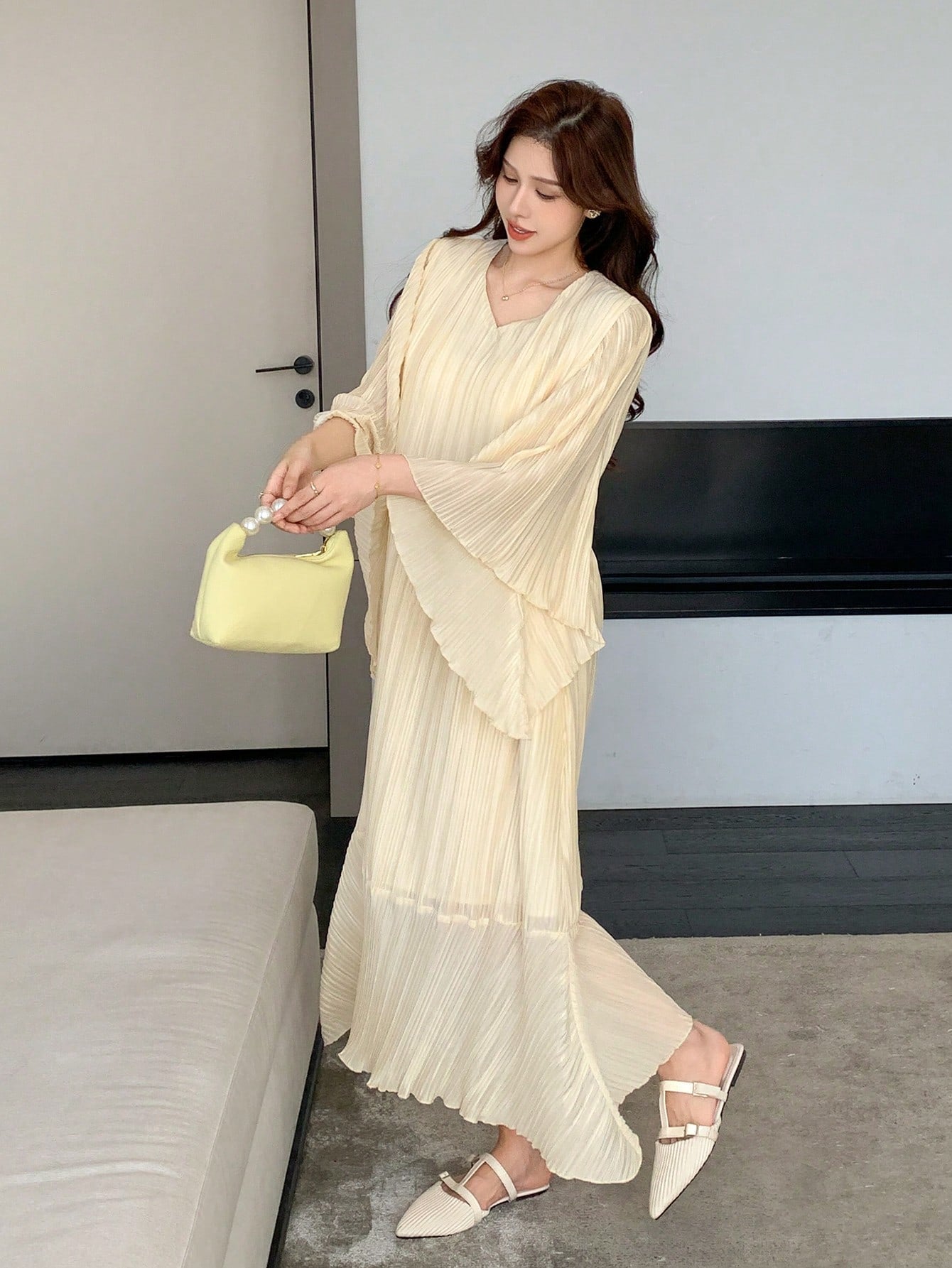 CM-DS243734 Women Trendy Bohemian Style V-Neck Long Sleeve Pleated Loose Maxi Dress