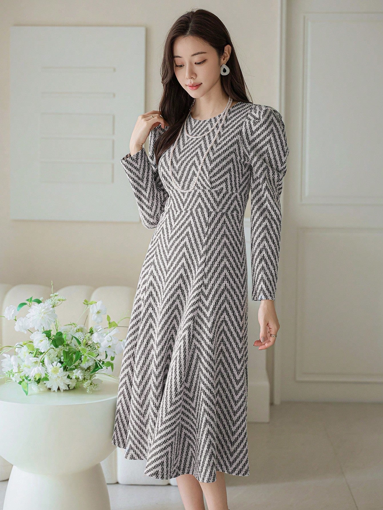 CM-DS791819 Women Elegant Seoul Style Plaid Round Neck Puff Sleeve Midi Dress