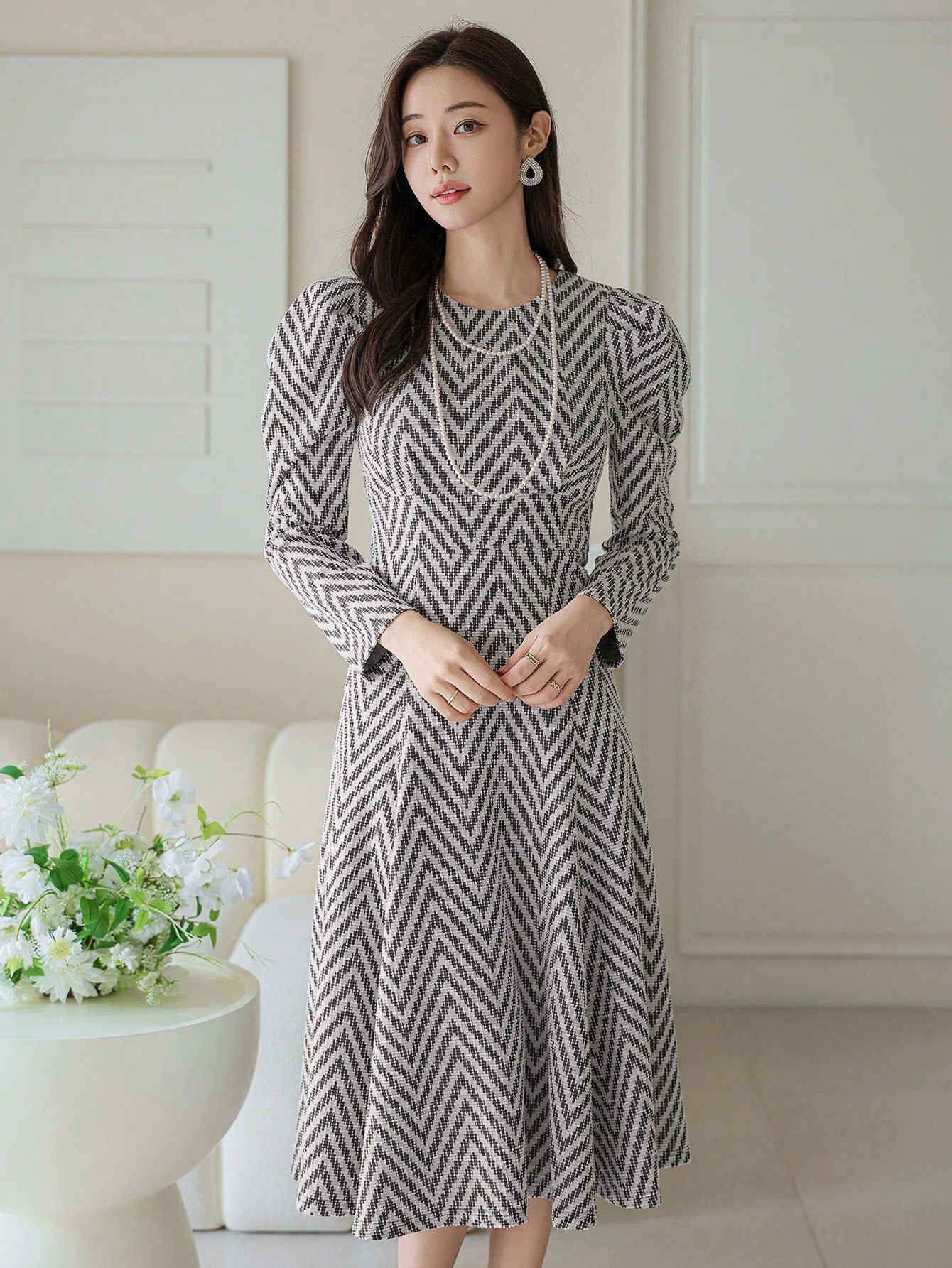 CM-DS791819 Women Elegant Seoul Style Plaid Round Neck Puff Sleeve Midi Dress
