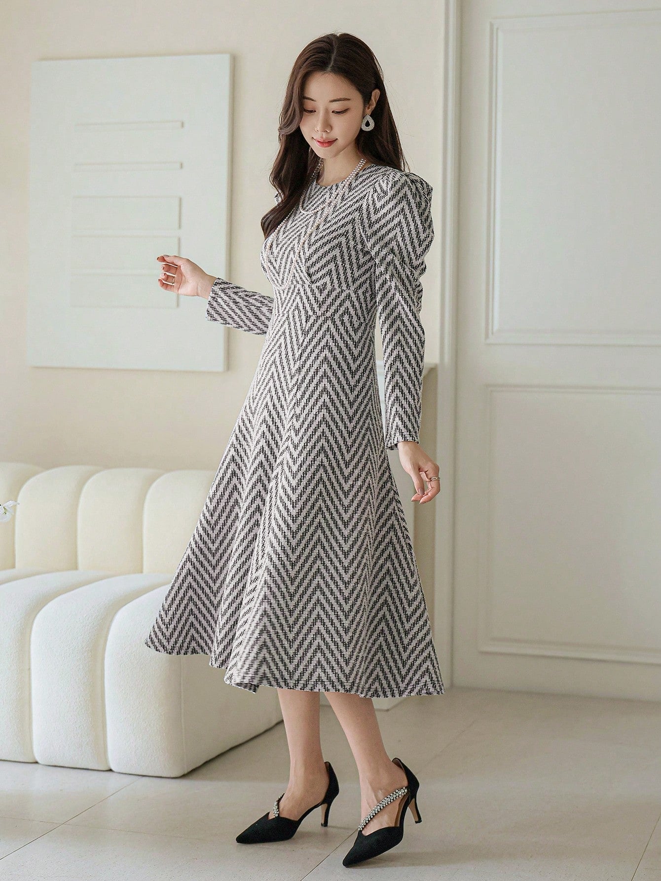 CM-DS791819 Women Elegant Seoul Style Plaid Round Neck Puff Sleeve Midi Dress