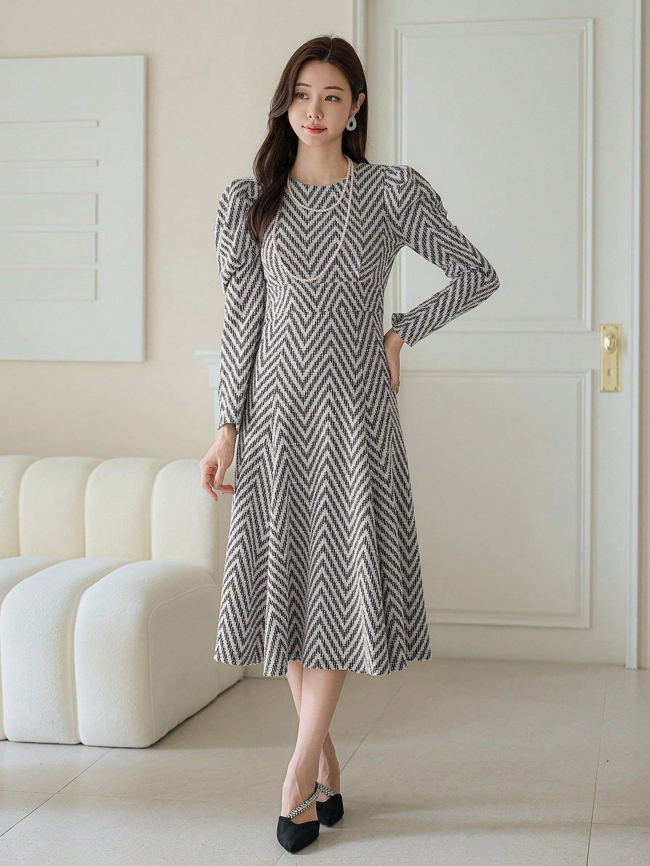 CM-DS791819 Women Elegant Seoul Style Plaid Round Neck Puff Sleeve Midi Dress