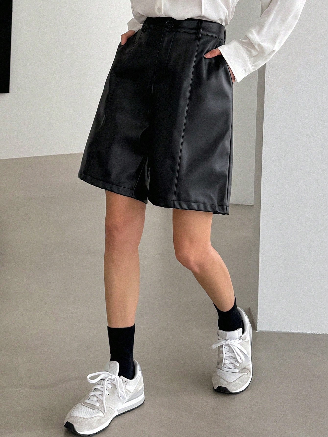 CM-BS656836 Women Casual Seoul Style Mid-Thigh Length Straight PU Leather Shorts - Black