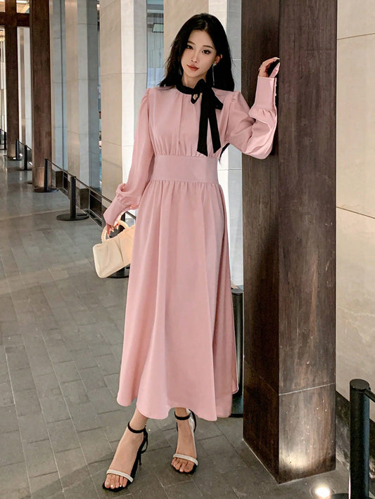 CM-DS949782 Women Elegant Seoul Style Contrast Color Collar Cinched Waist A-Line Dress