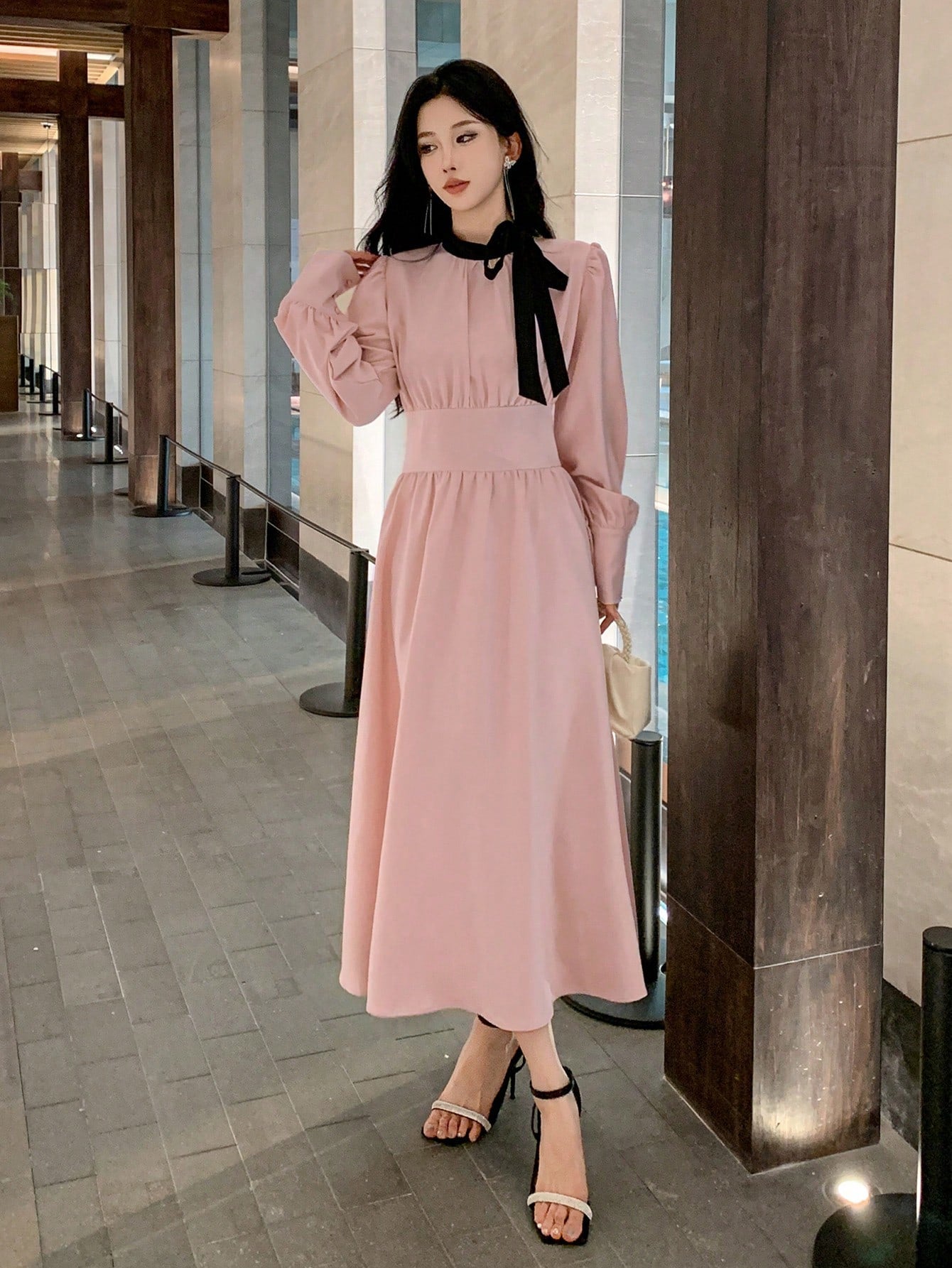 CM-DS949782 Women Elegant Seoul Style Contrast Color Collar Cinched Waist A-Line Dress
