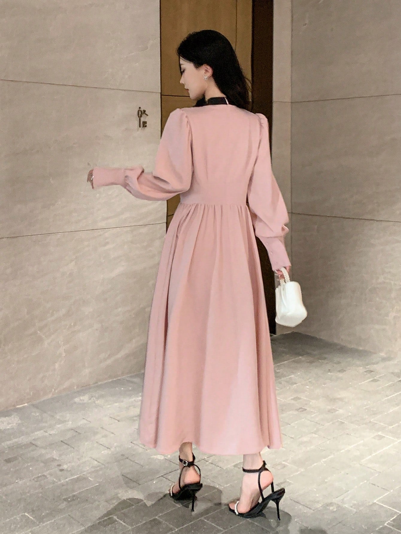 CM-DS949782 Women Elegant Seoul Style Contrast Color Collar Cinched Waist A-Line Dress