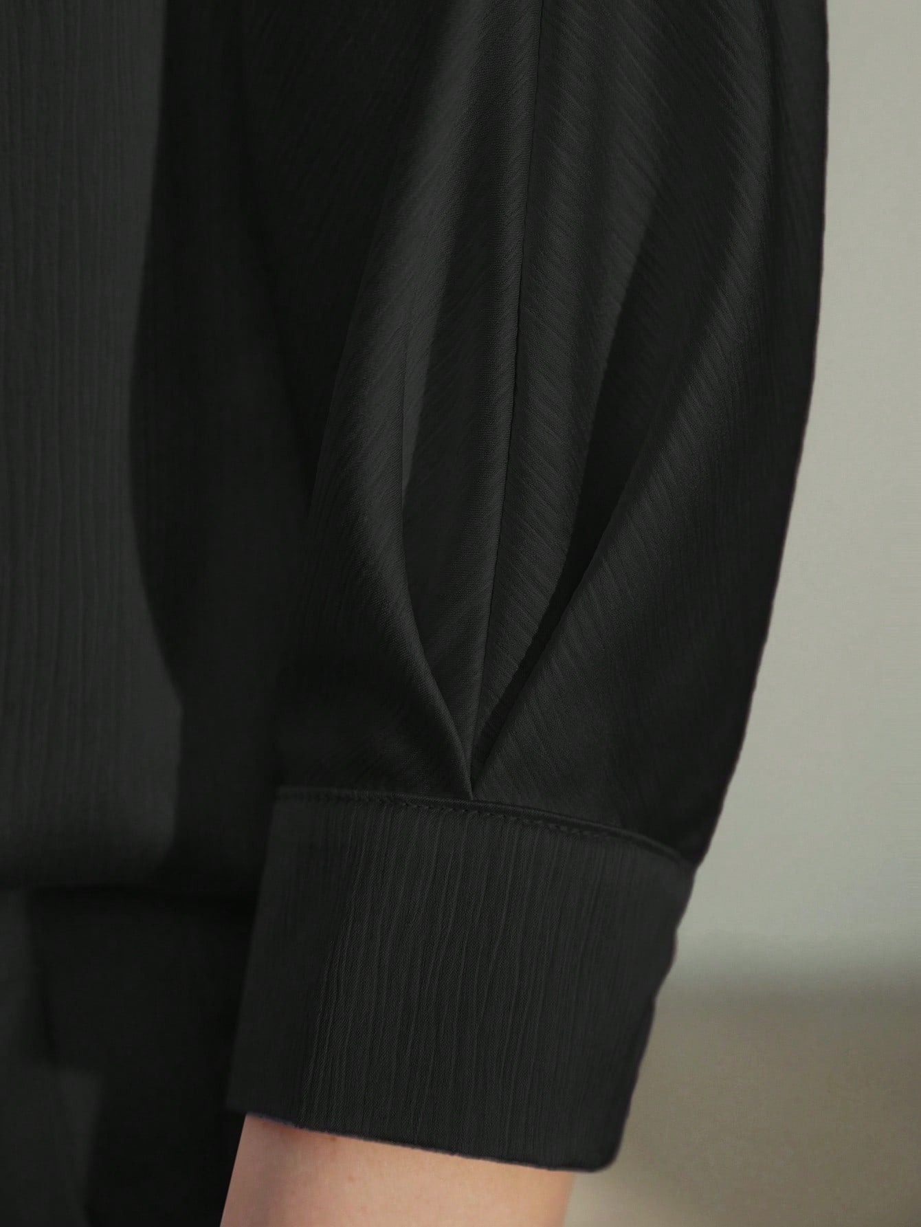 CM-TS446039 Women Casual Seoul Style Solid Keyhole Back Round Neck Half Sleeve Blouse - Black