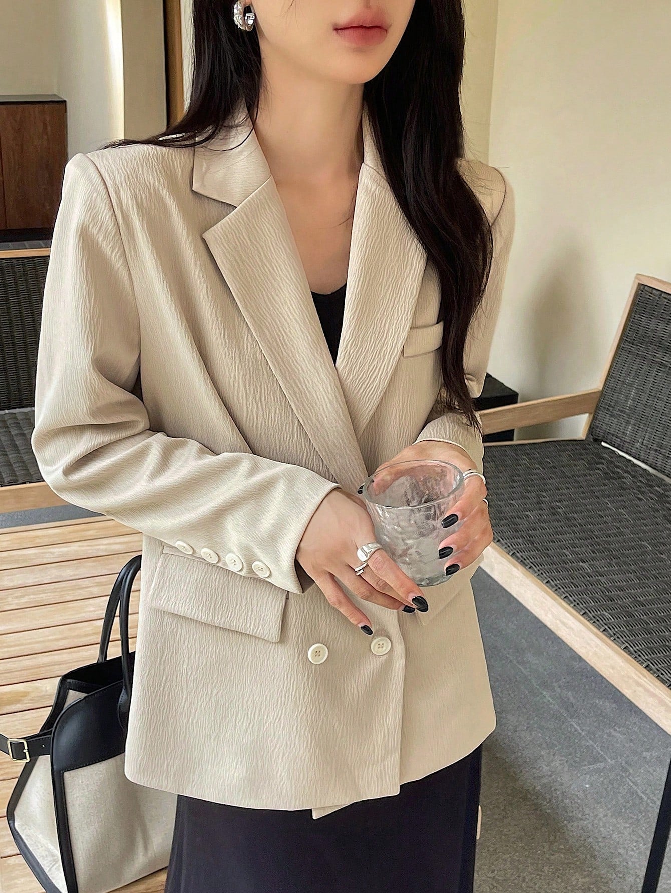 CM-CS087705 Women Elegant Seoul Style Solid Color Lapel Neckline Long Sleeve Textured Loose Fit Blazer