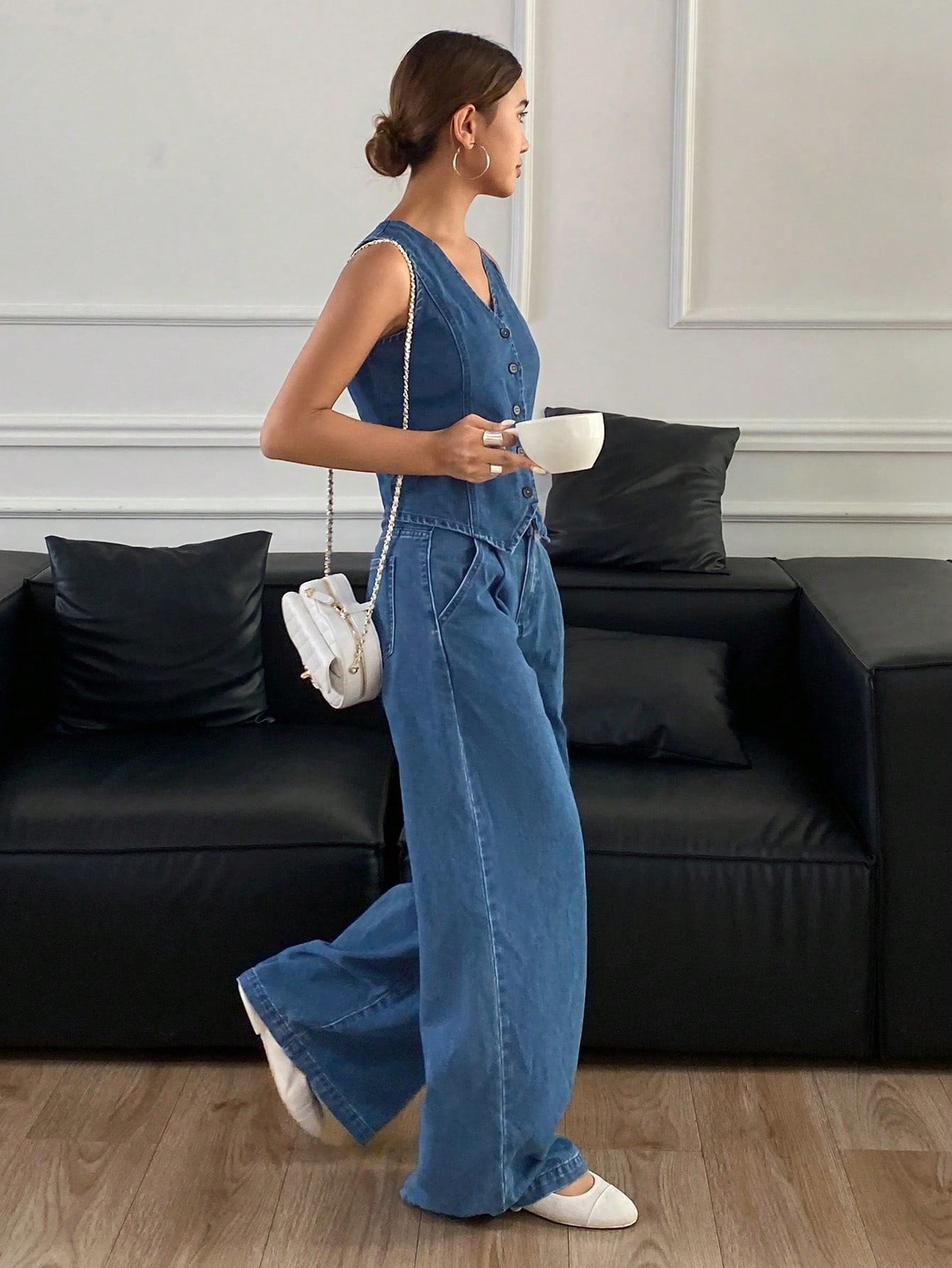 CM-SS947009 Women Casual Seoul Style V-Neck Sleeveless Button Denim Vest With Loose Fit Jeans - Set