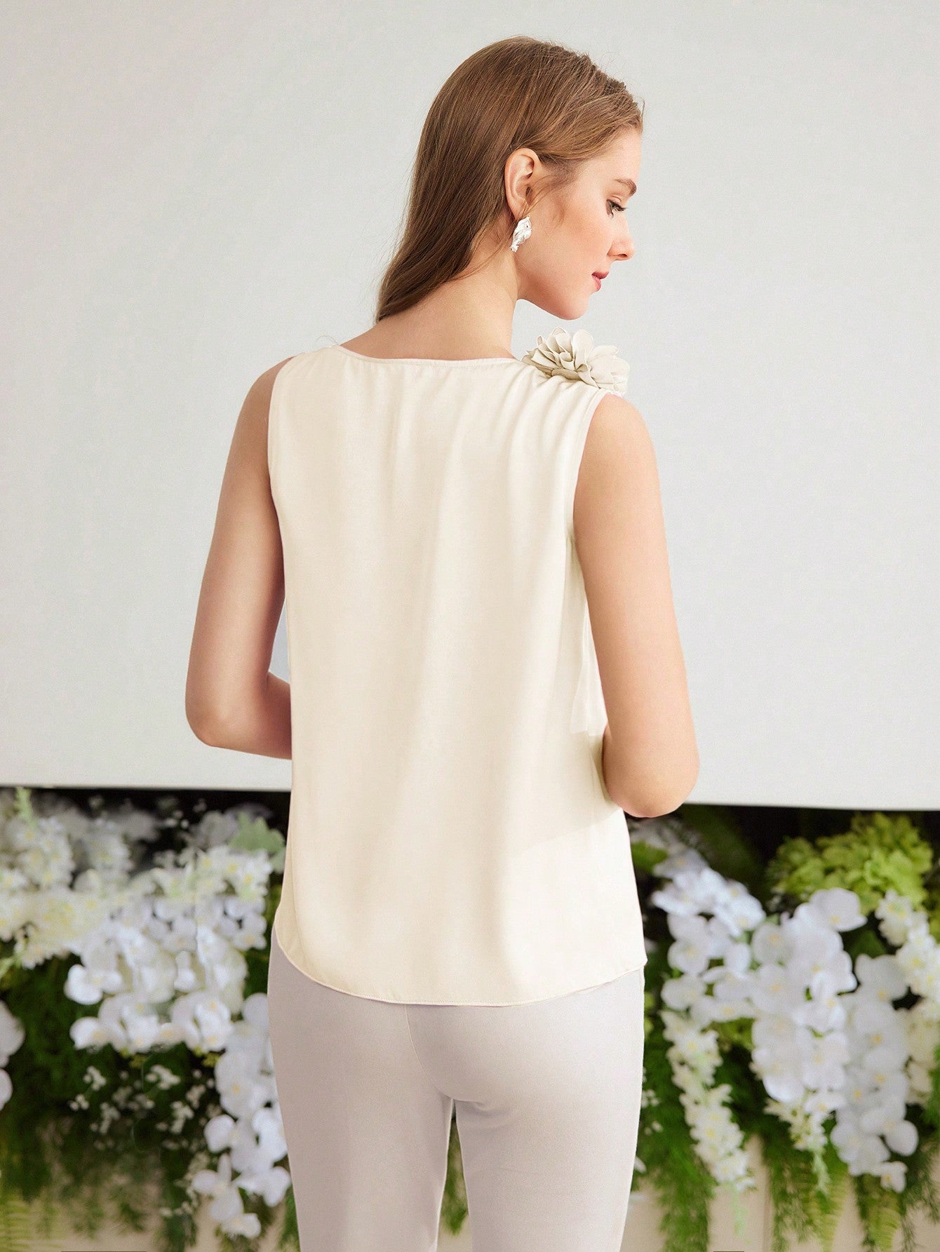 CM-TS912455 Women Elegant Seoul Style Stereo Floral Decor Round Neck Sleeveless Blouse - Apricot
