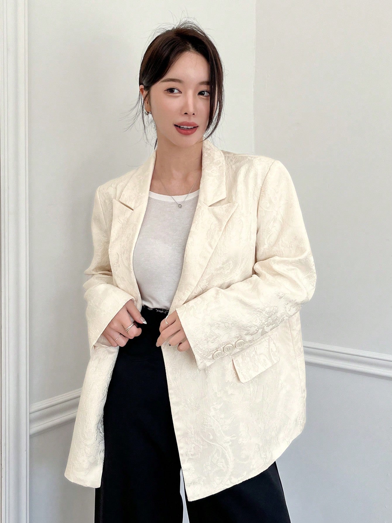 CM-CS202707 Women Casual Seoul Style All-Over Floral Pattern Double-Breasted Long Sleeve Blazer - Apricot