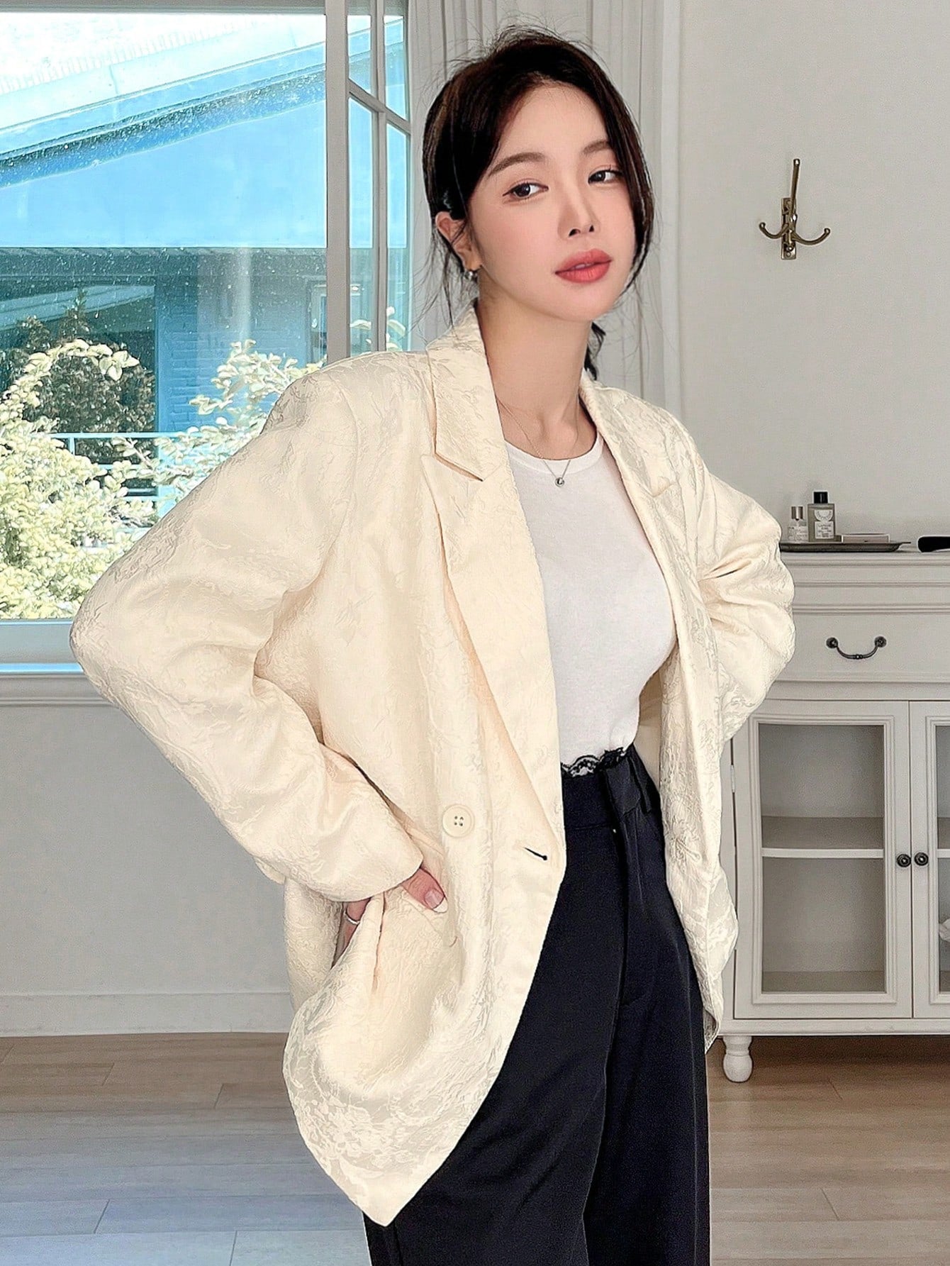 CM-CS202707 Women Casual Seoul Style All-Over Floral Pattern Double-Breasted Long Sleeve Blazer - Apricot