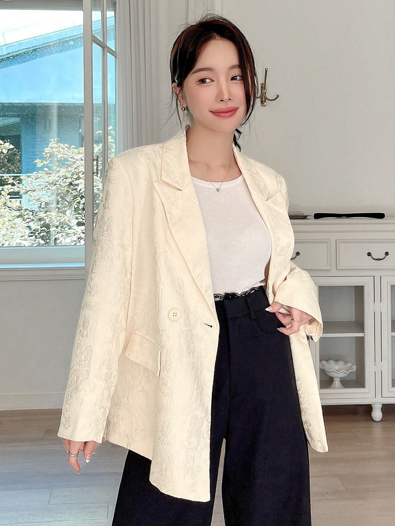 CM-CS202707 Women Casual Seoul Style All-Over Floral Pattern Double-Breasted Long Sleeve Blazer - Apricot