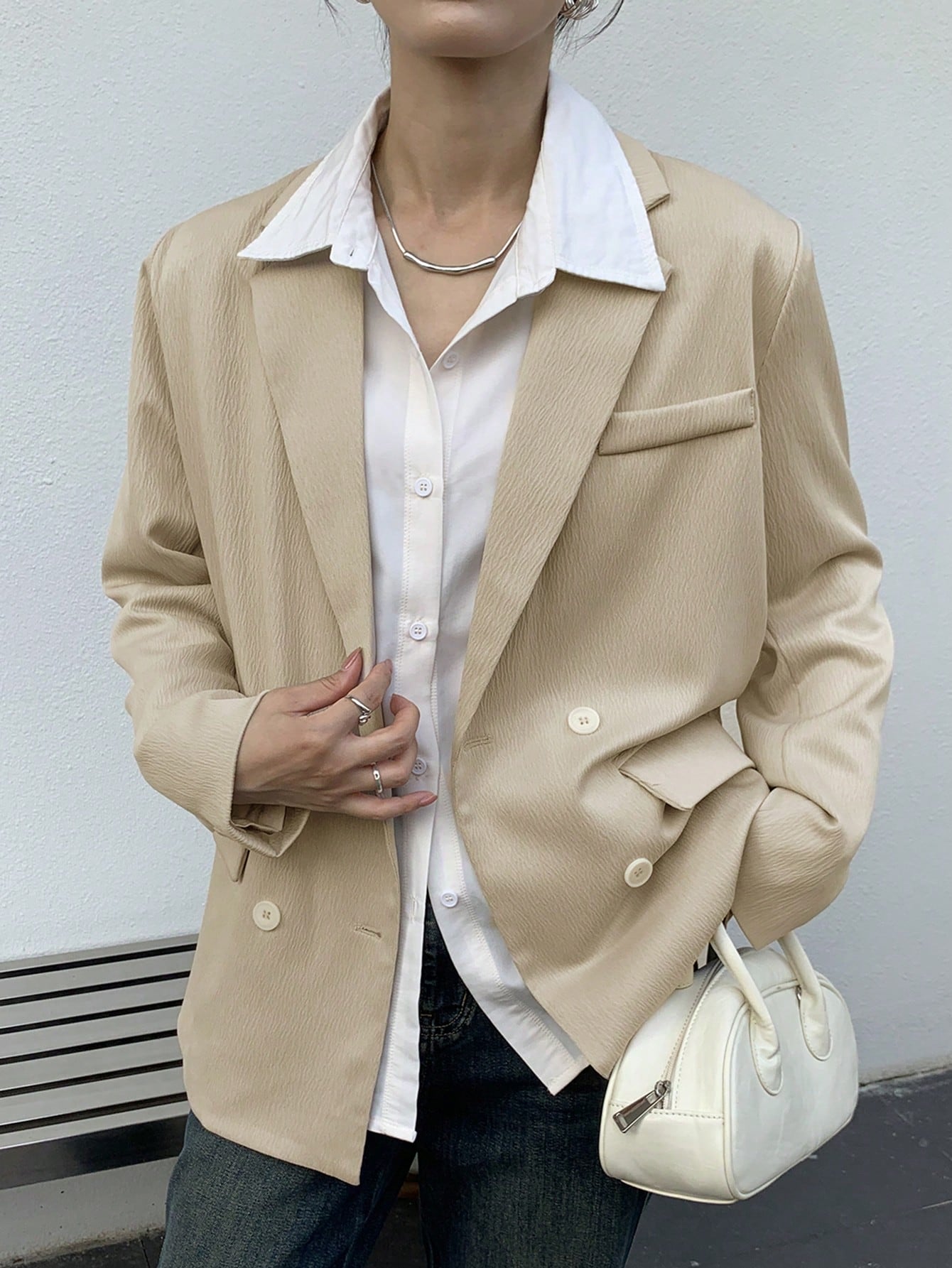CM-CS087705 Women Elegant Seoul Style Solid Color Lapel Neckline Long Sleeve Textured Loose Fit Blazer